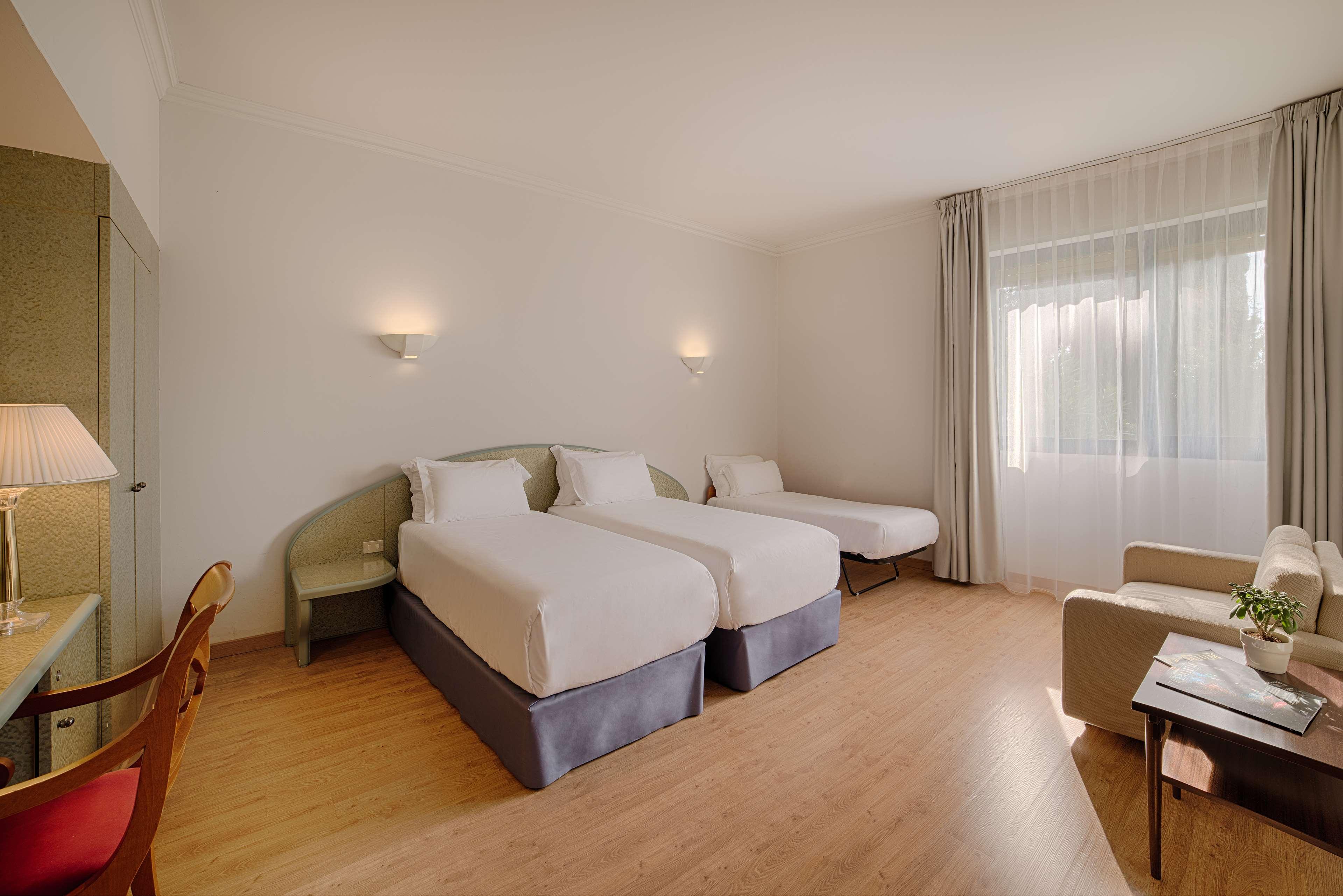 Family Room Capacity 5