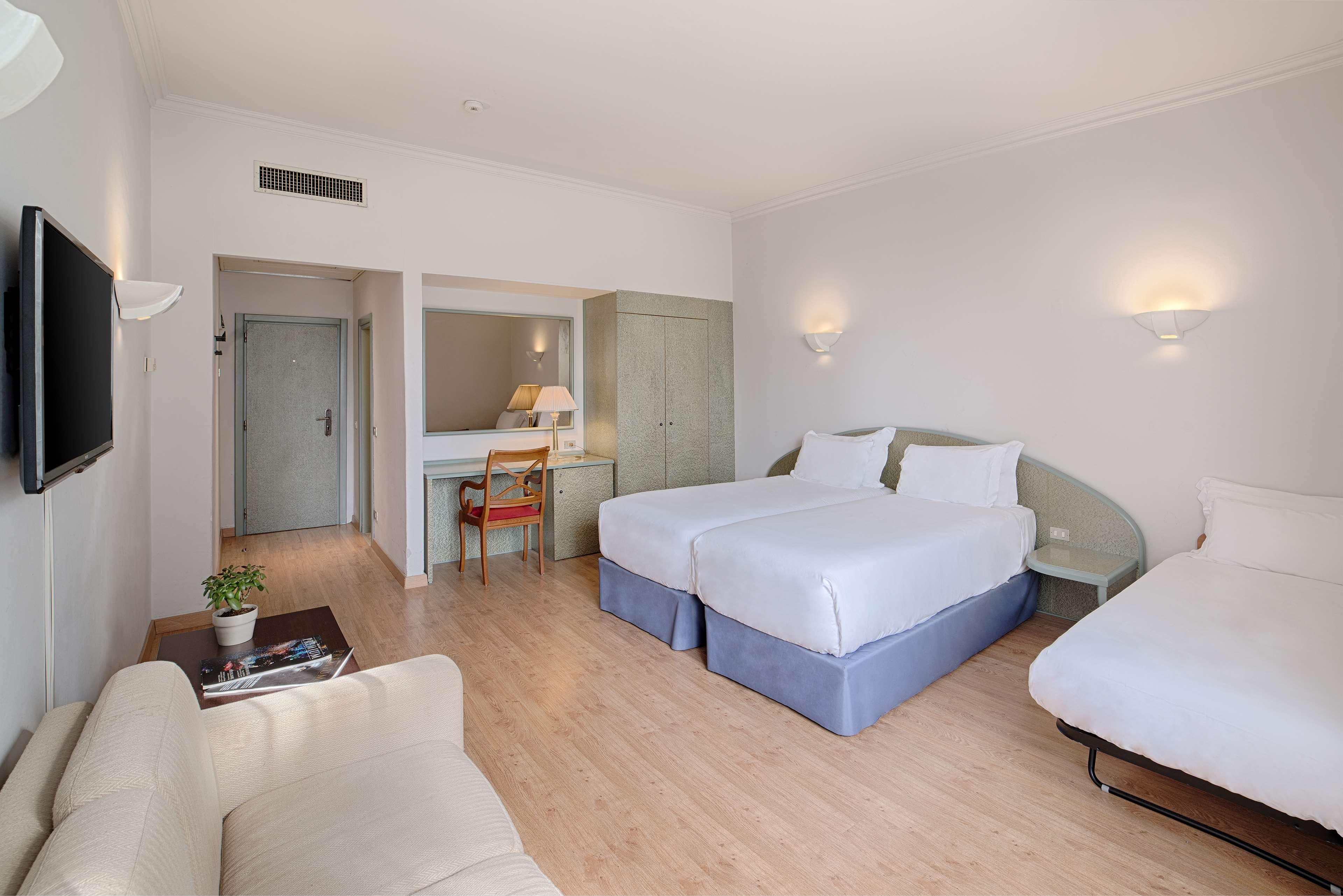 Family Room Capacity 5