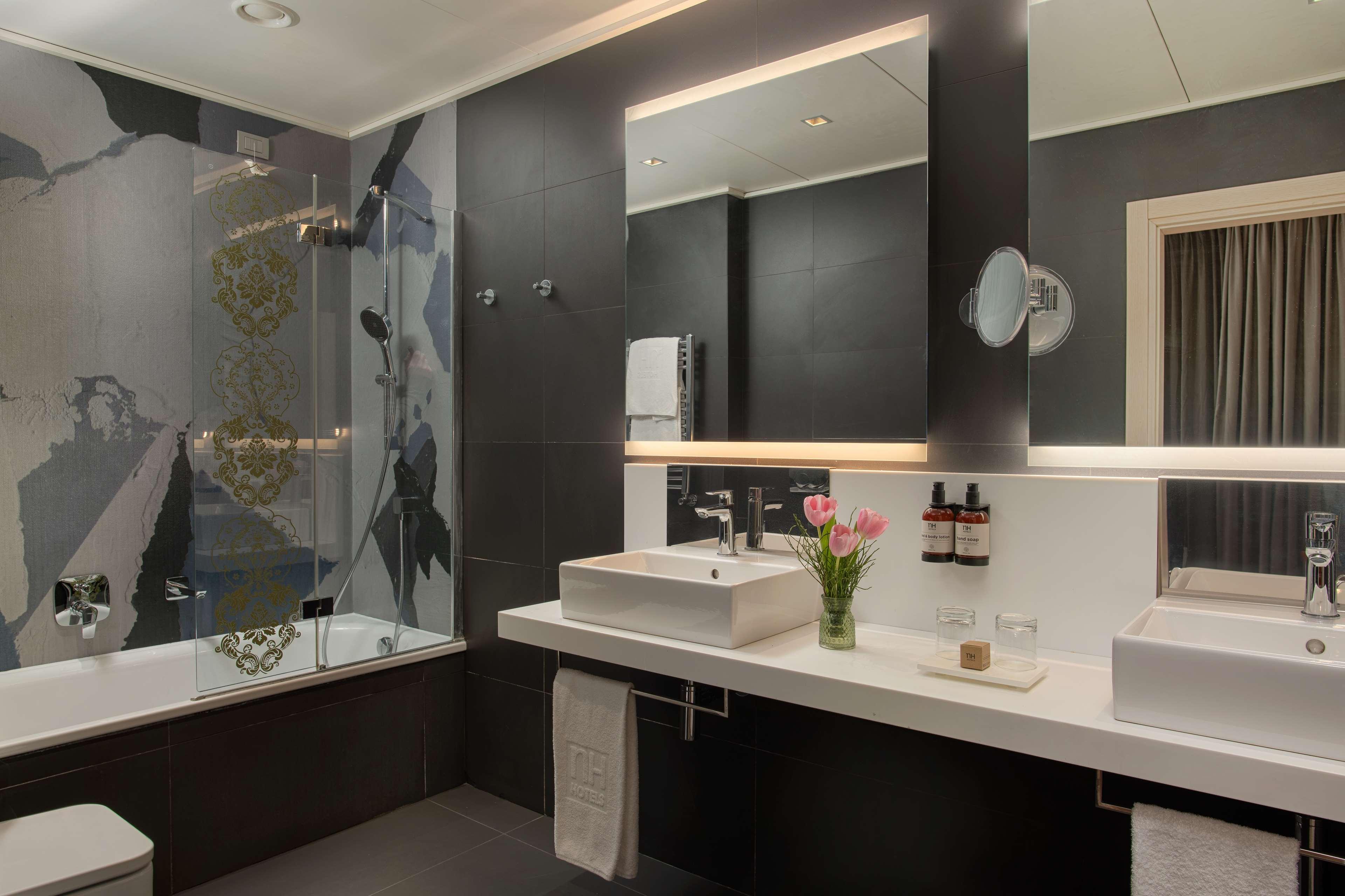 Family Room Capacity 2