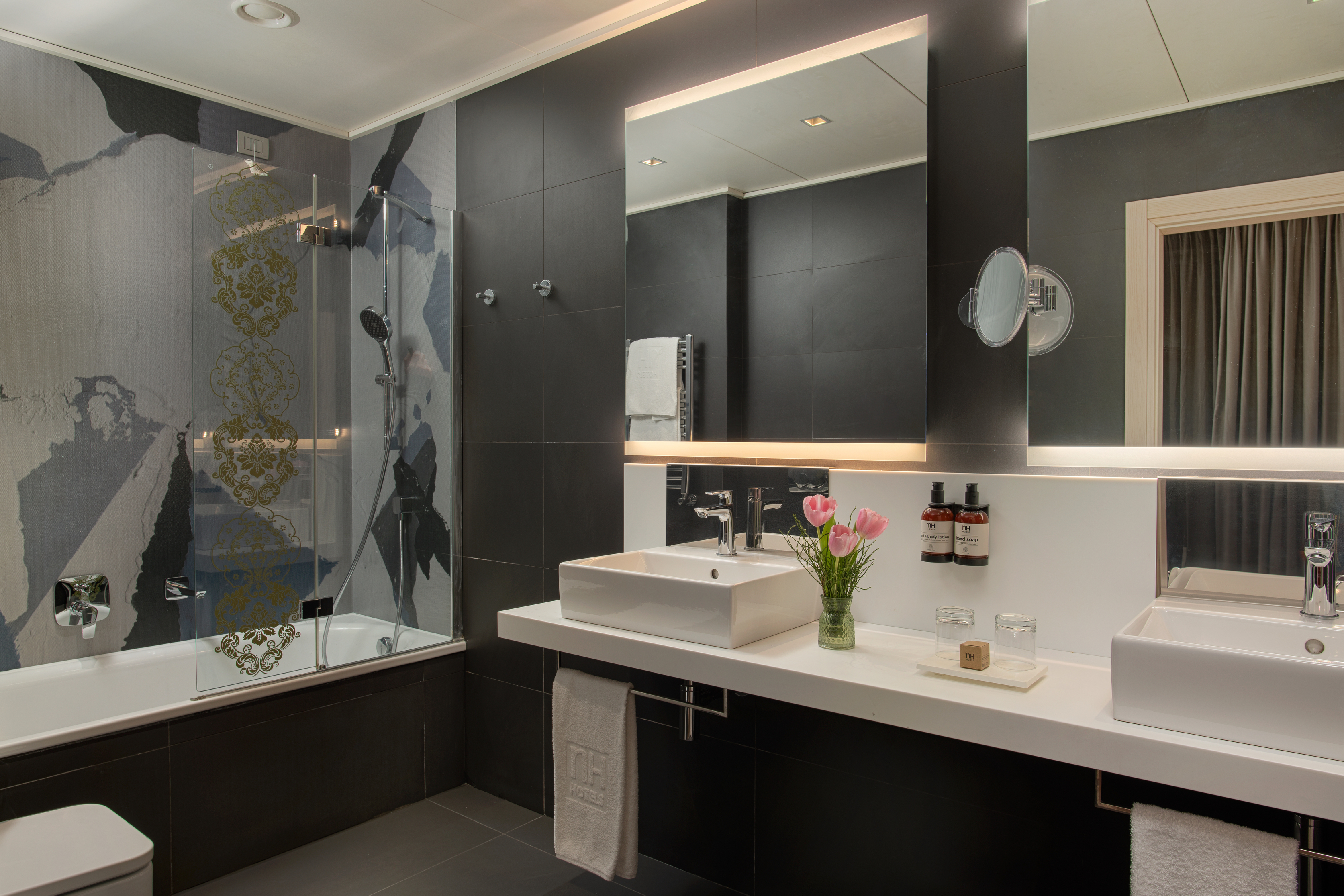 Family Room Capacity 6