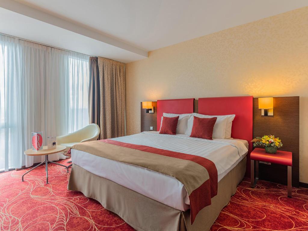 Double King Bed Non Smoking