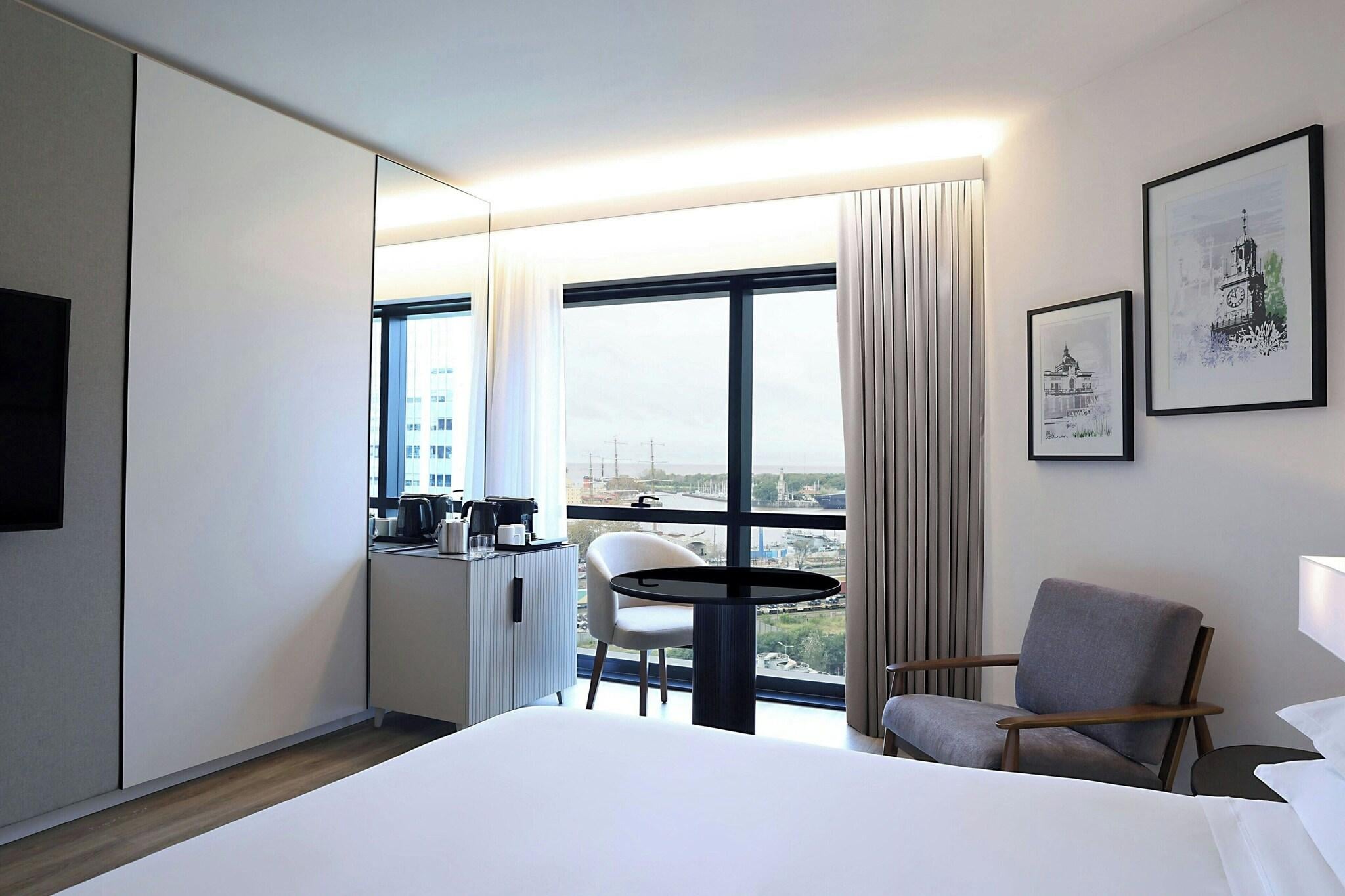 Double Superior King Bed