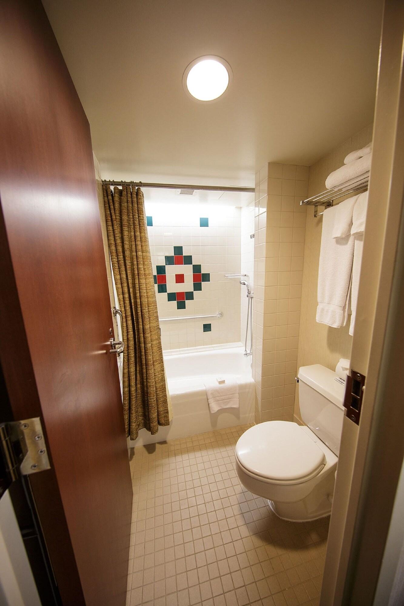 Double Deluxe King Bed