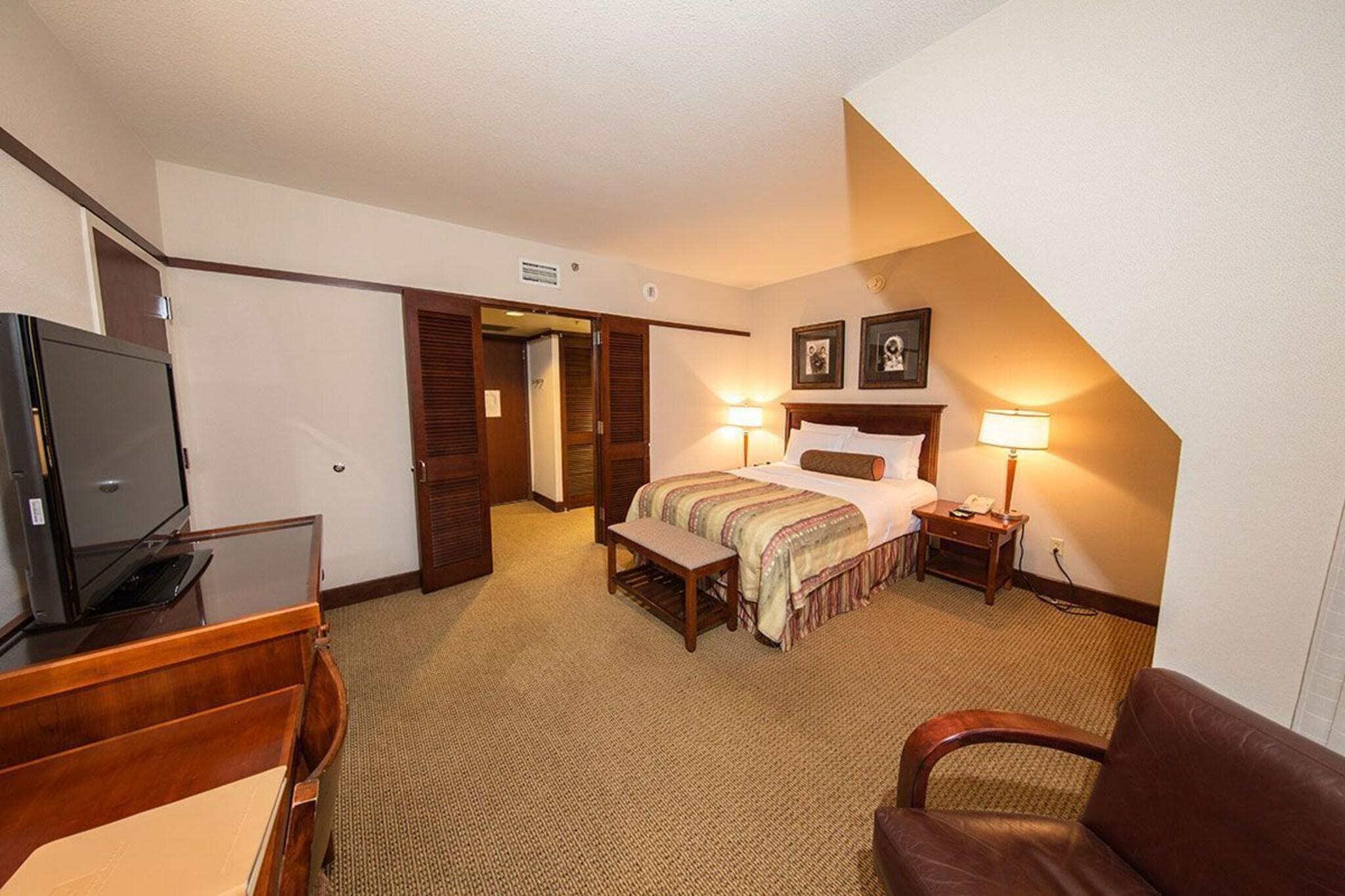 Double Deluxe King Bed