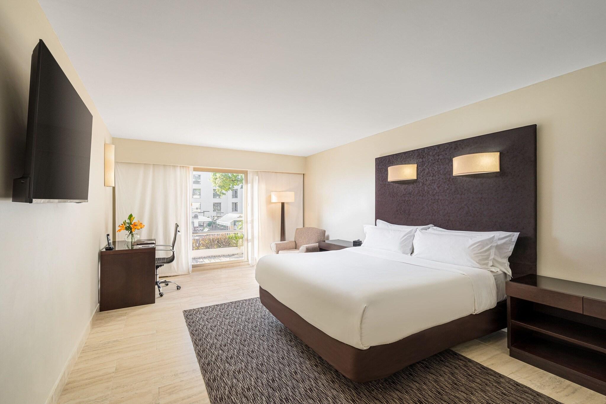 Junior Suite King Size Bed