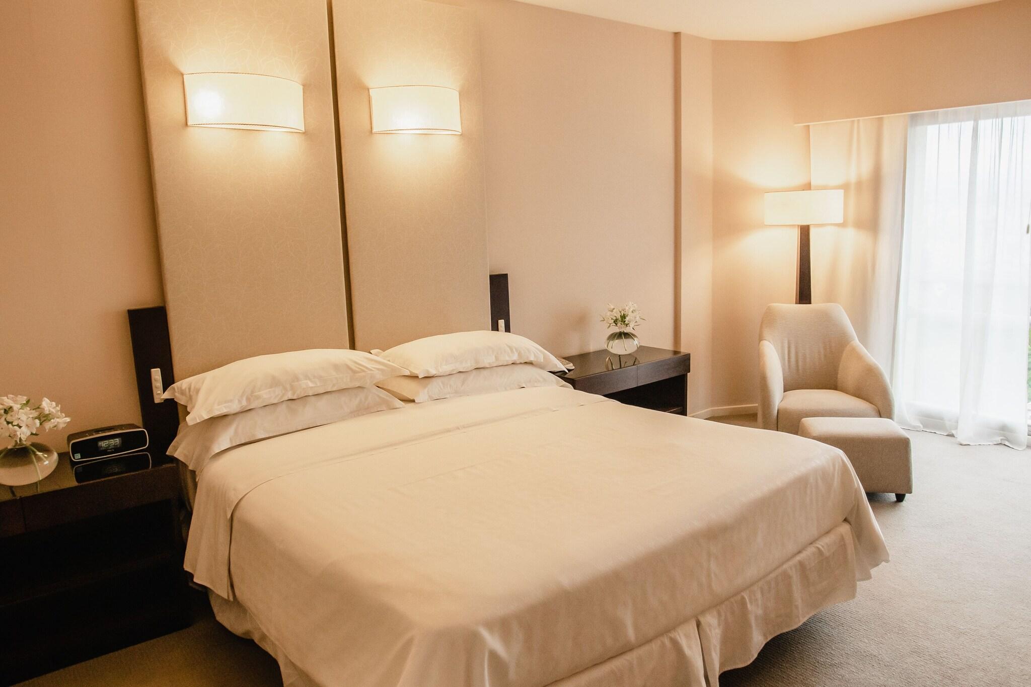 Junior Suite King Size Bed