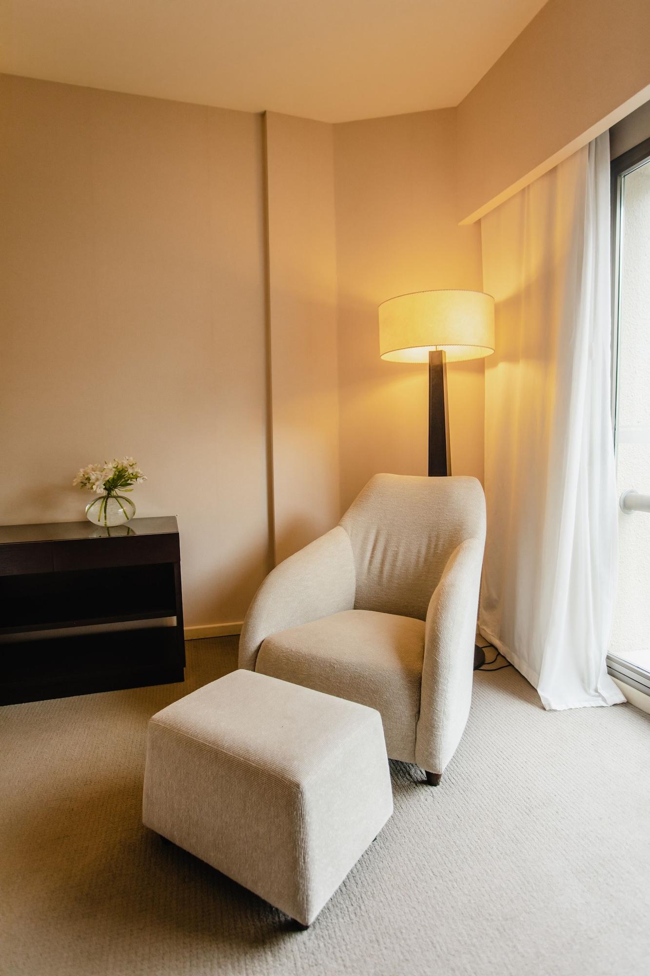 Suite Club City View