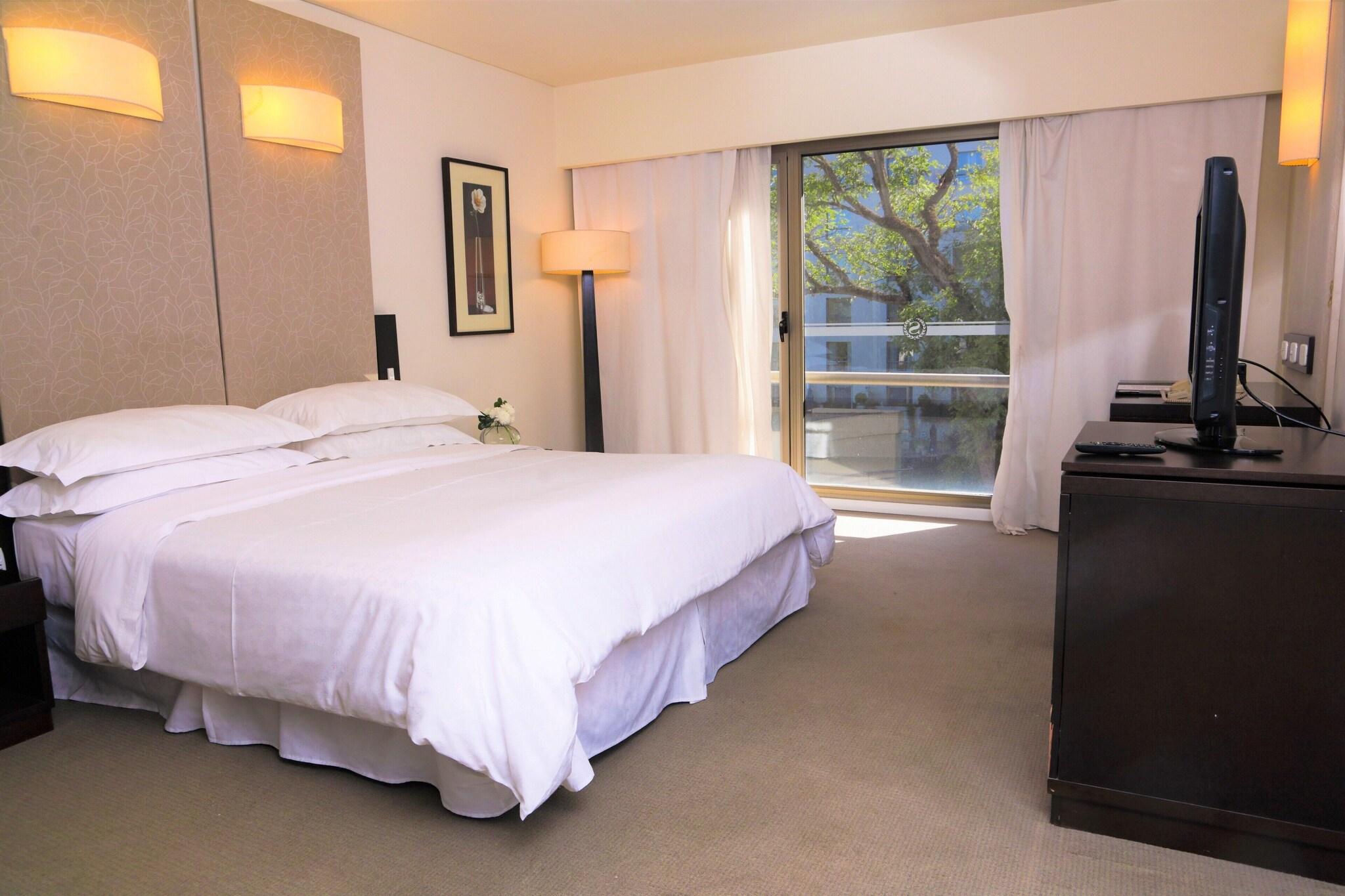 Double City View King Bed