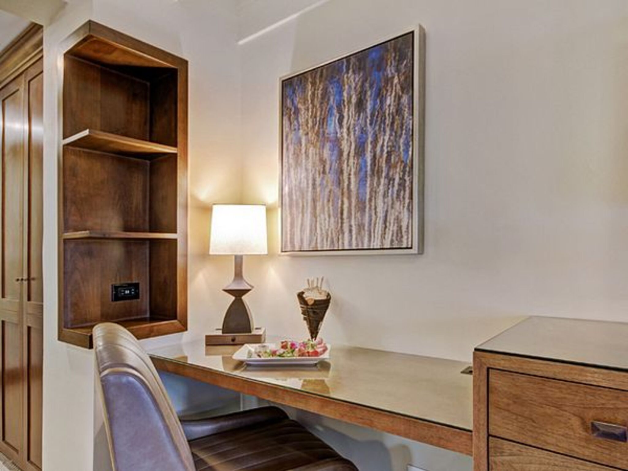 Double Deluxe One Bed