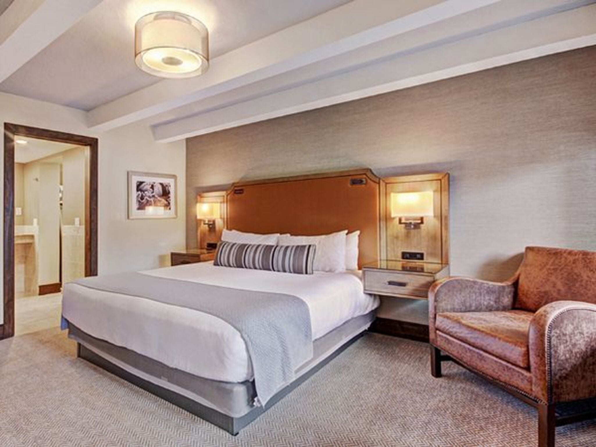 Double Deluxe One Bed