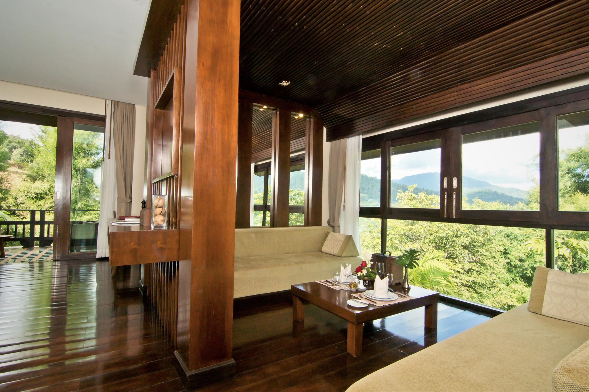 Double or Twin Deluxe Mountain View