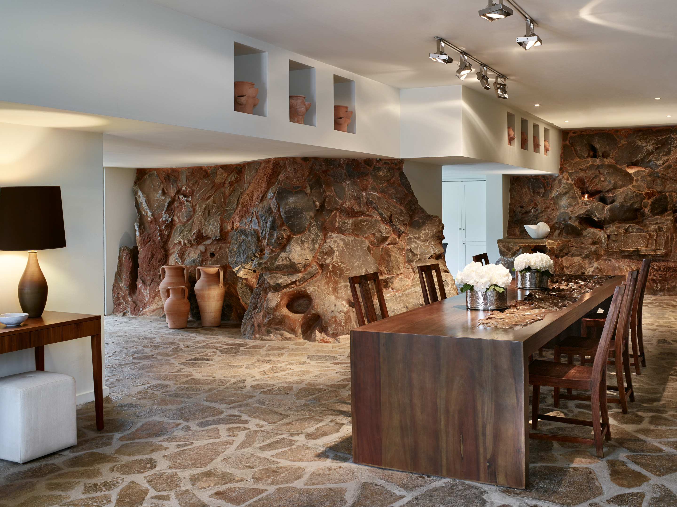 Villa Three Bedrooms Three Bathrooms