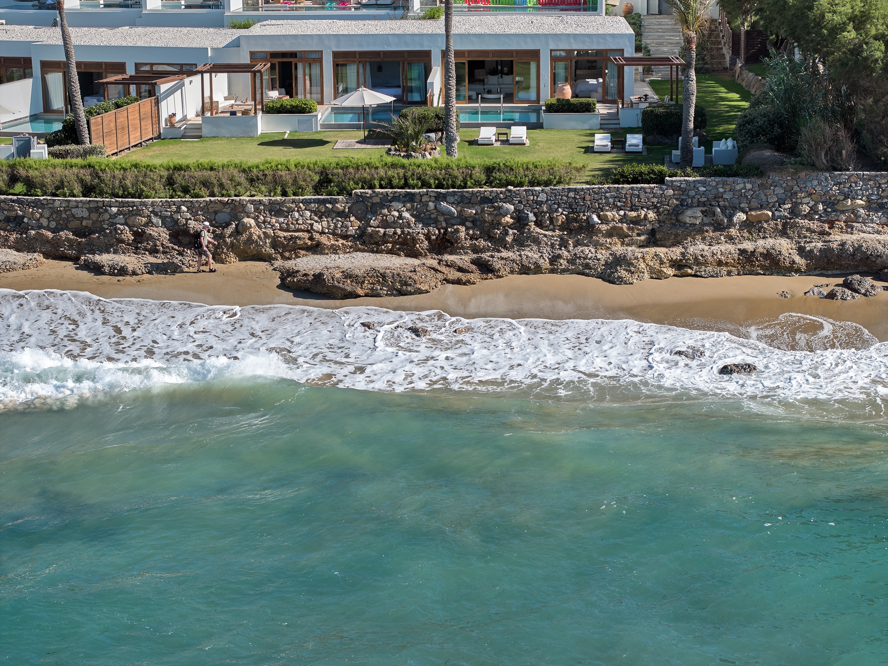 Villa Three Bedrooms Three Bathrooms