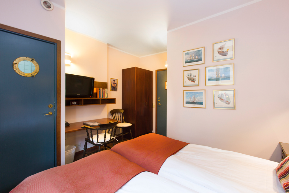 Double Queen Size Bed