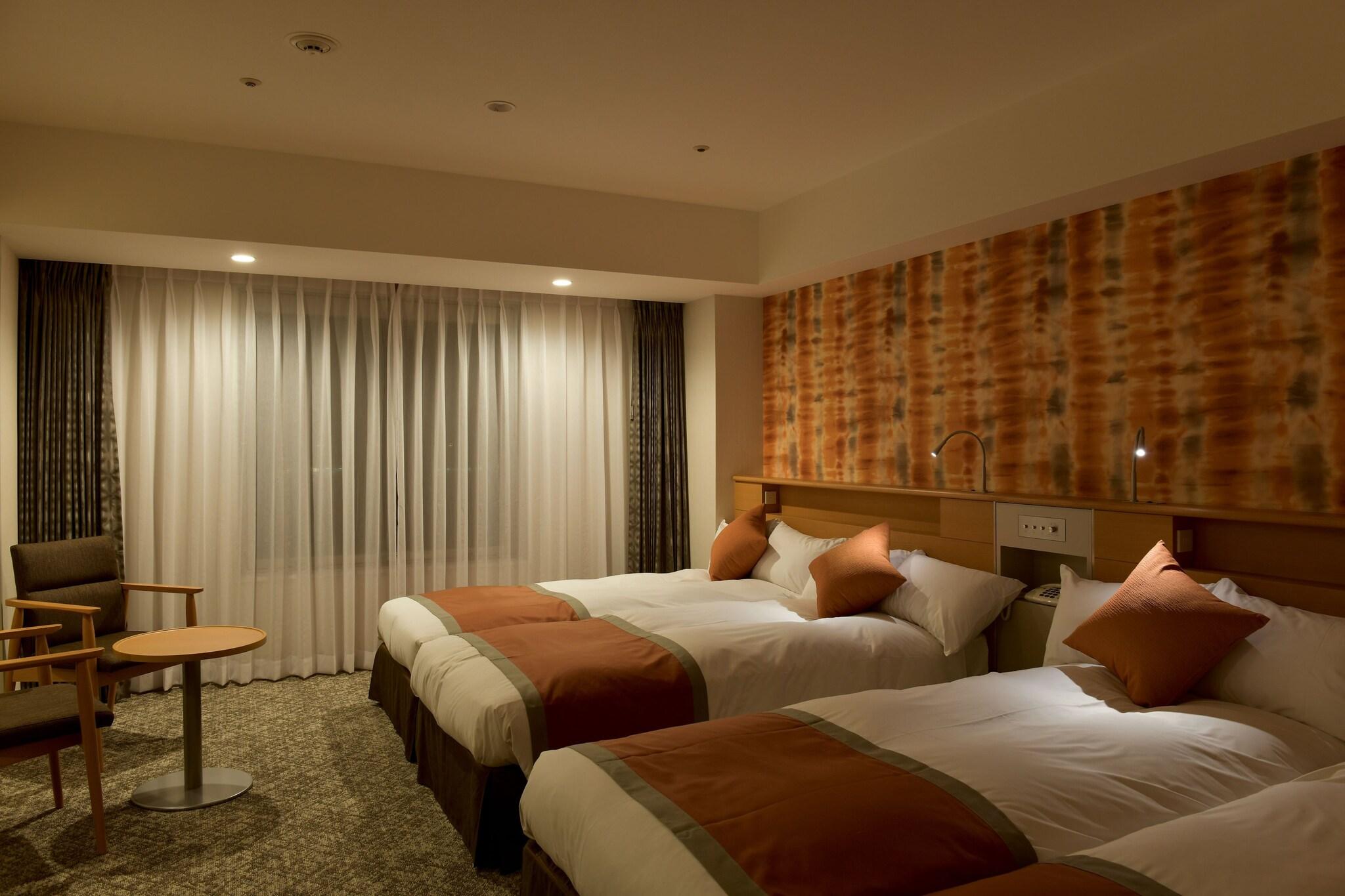 Quadruple Non Smoking