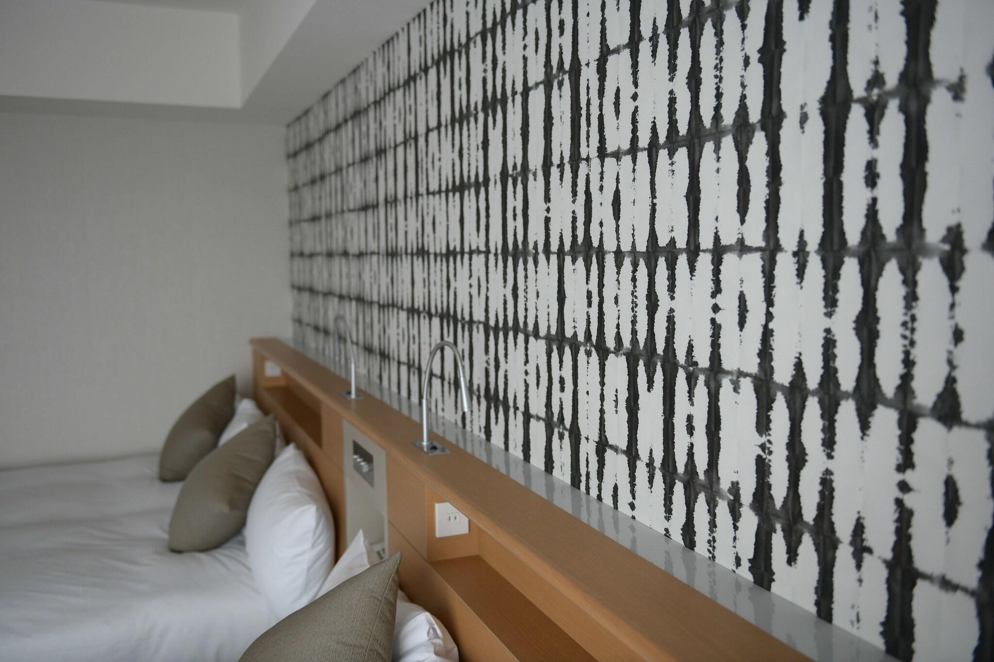 Quadruple Non Smoking