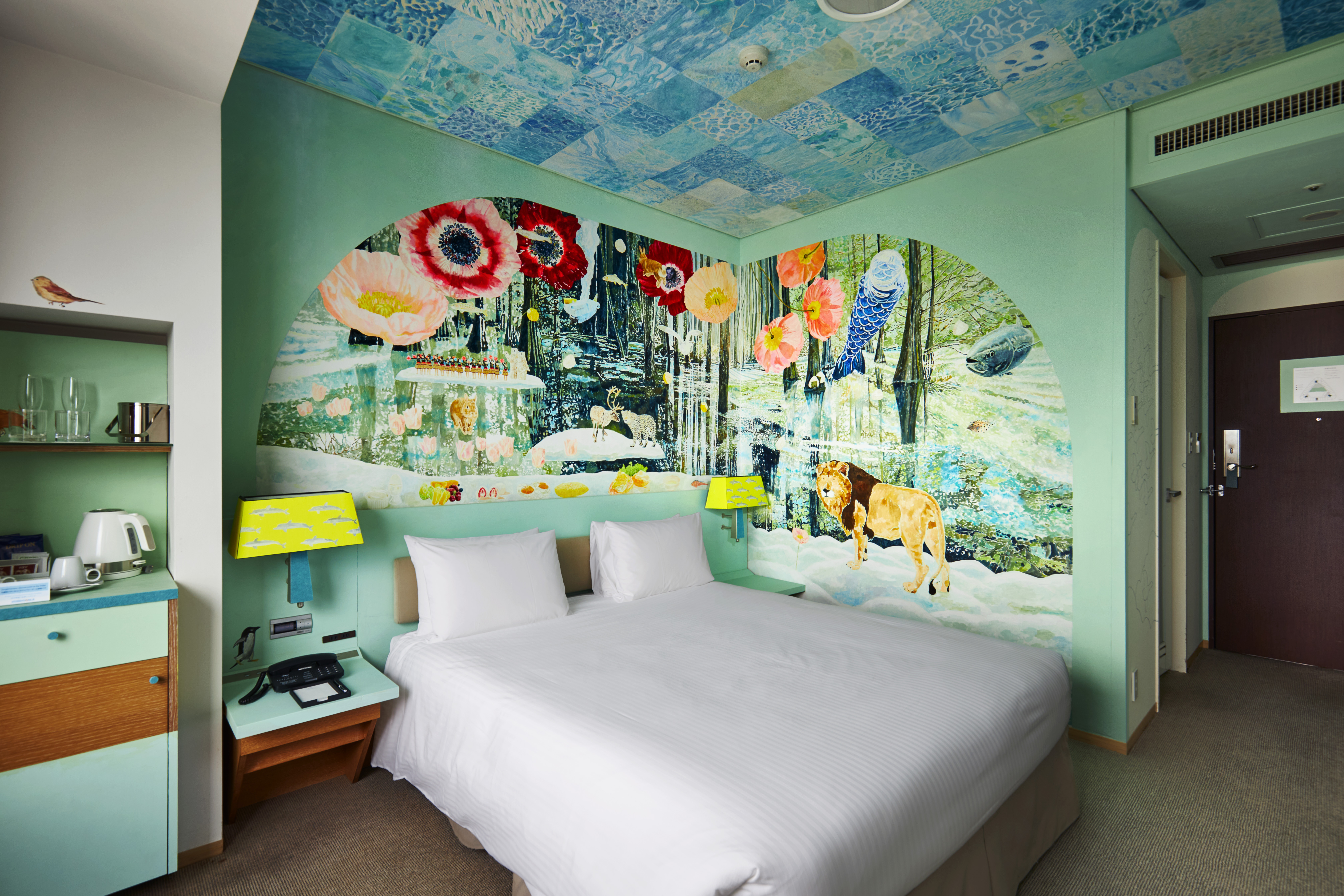 Double Queen Size Bed