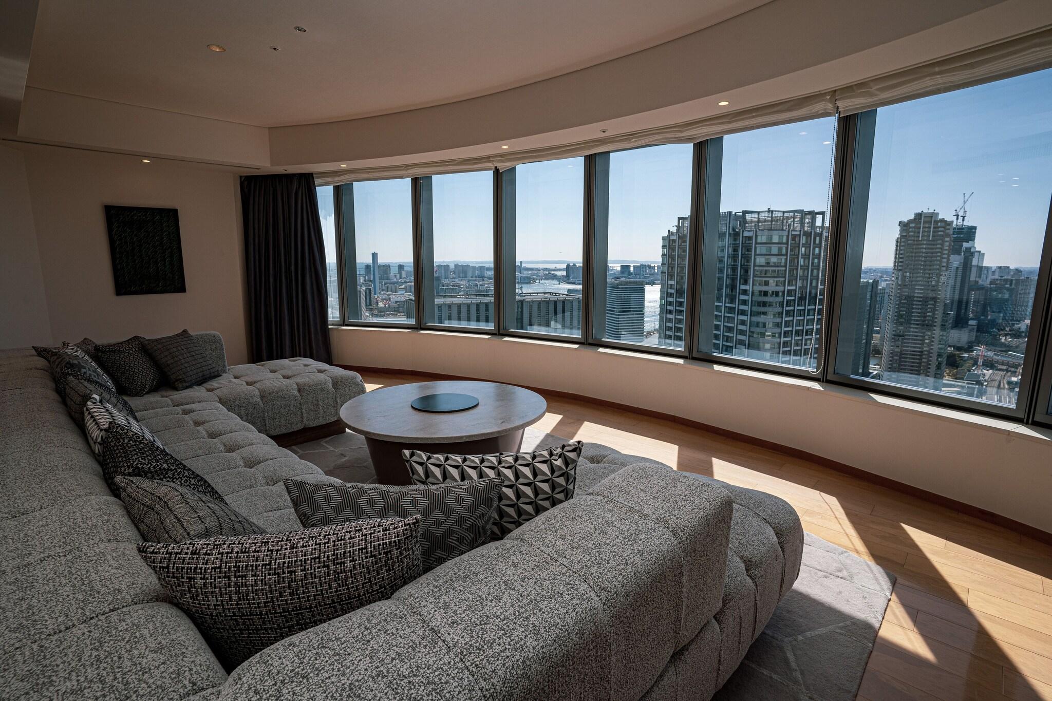 Suite Queen Size Bed