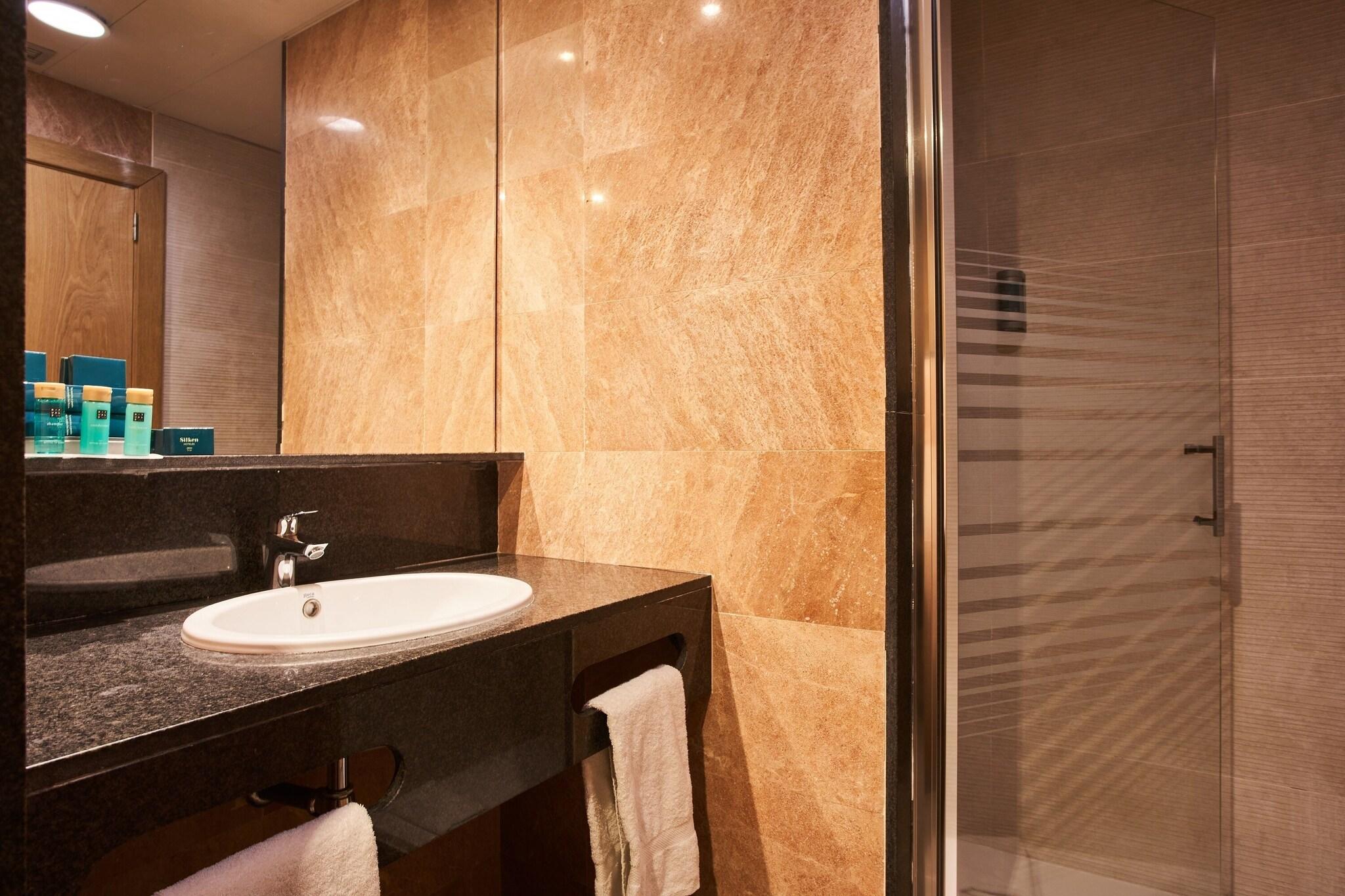 Junior Suite King Size Bed