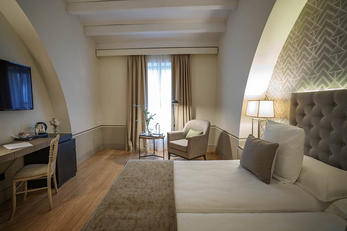 Double or Twin Standard