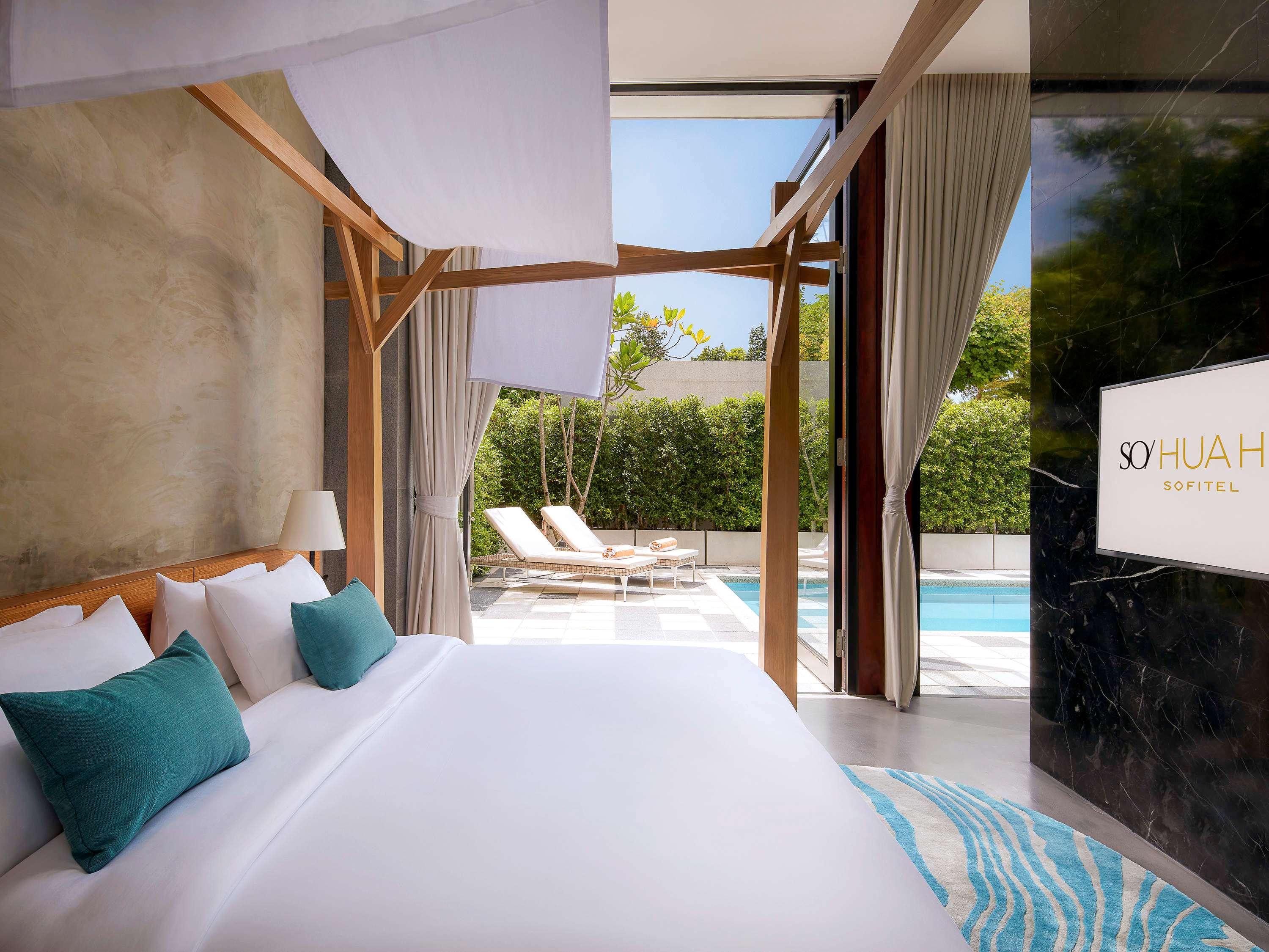 Villa Pool View King Bed
