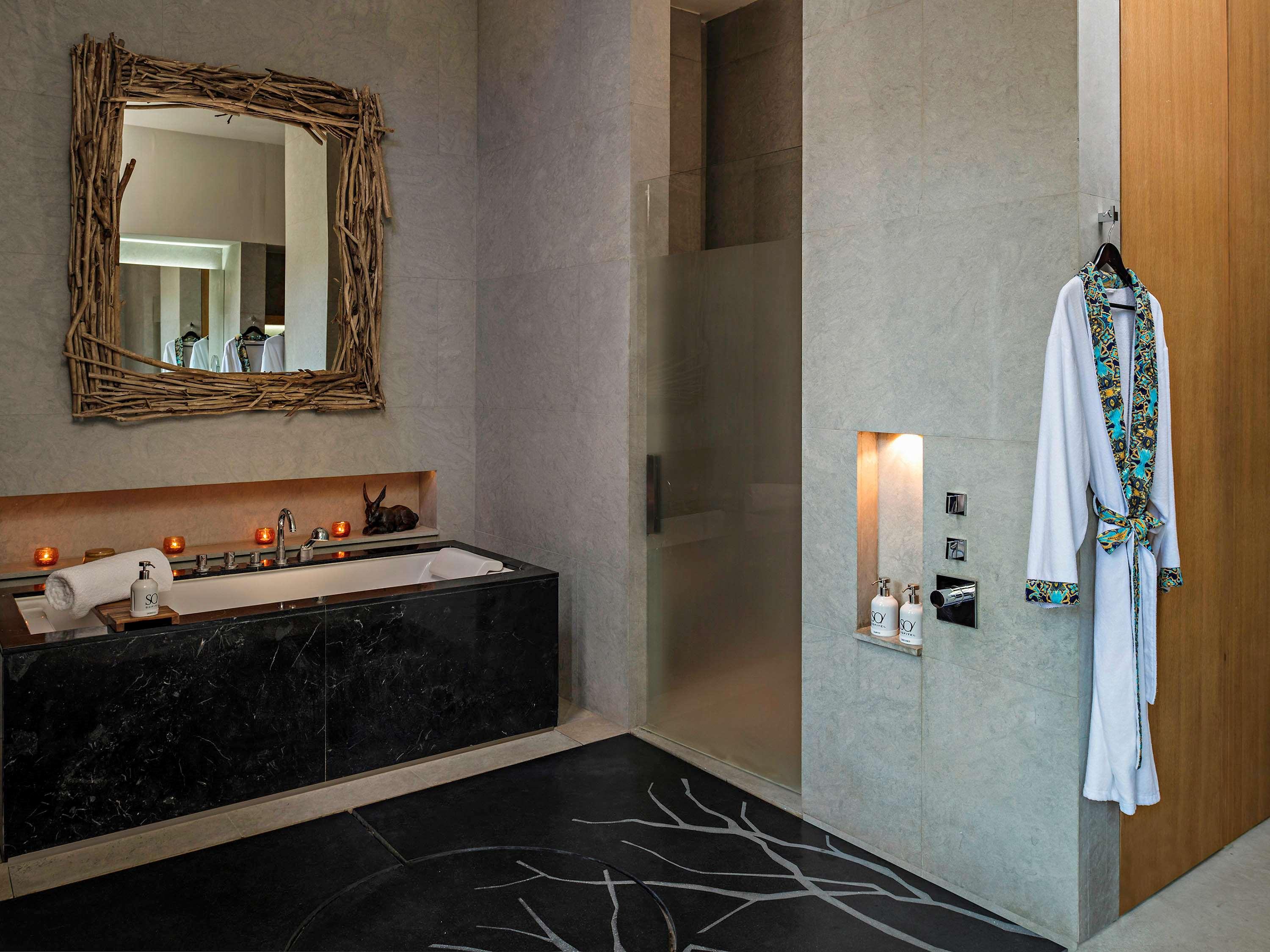 Family Room Garden View King Bed