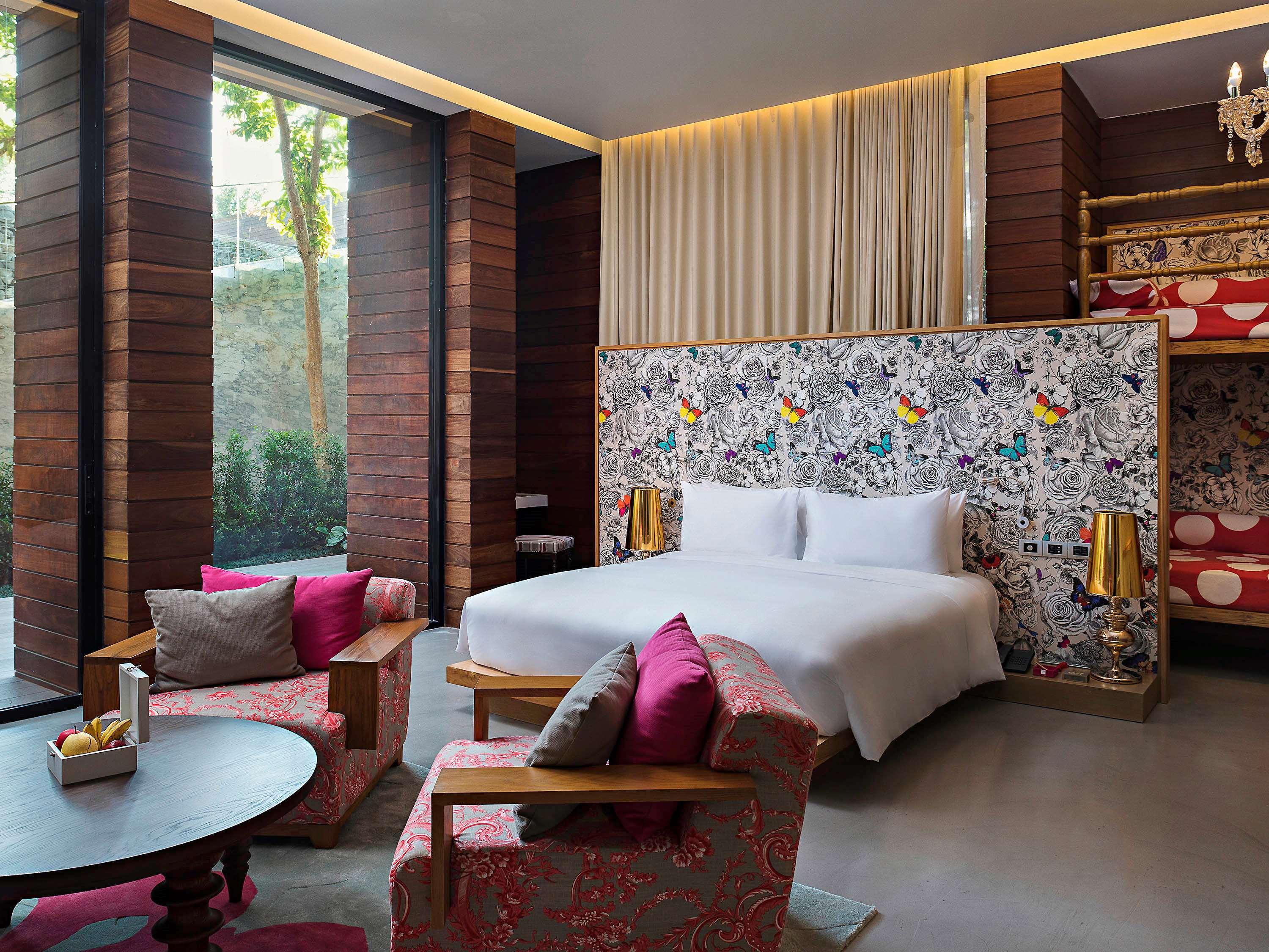 Family Room Garden View King Bed