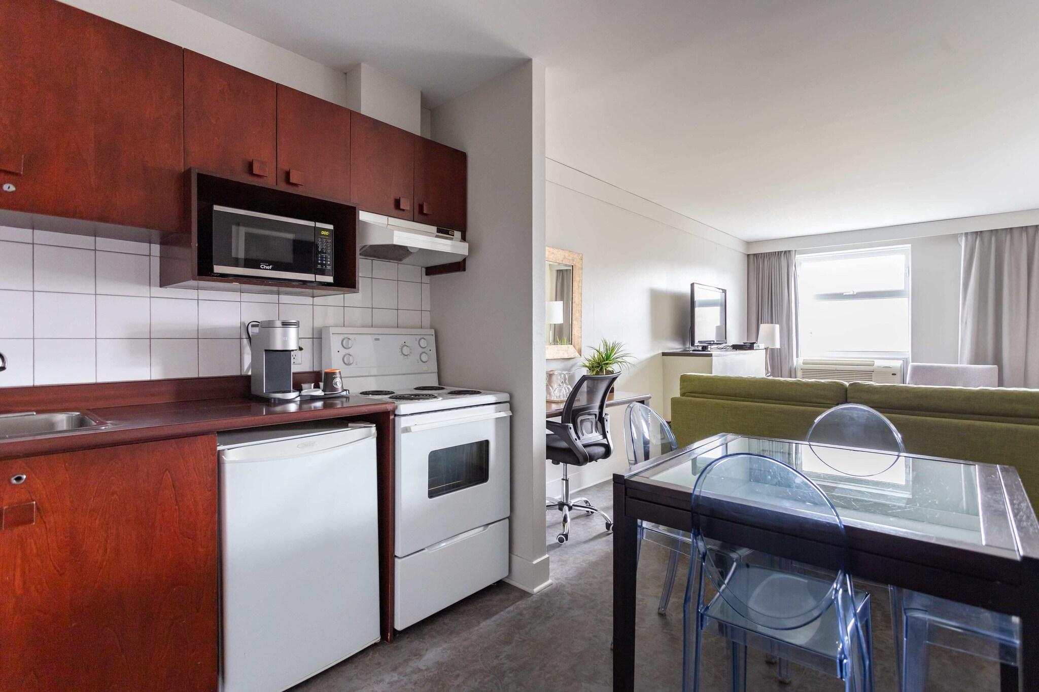 Suite with Kitchenette