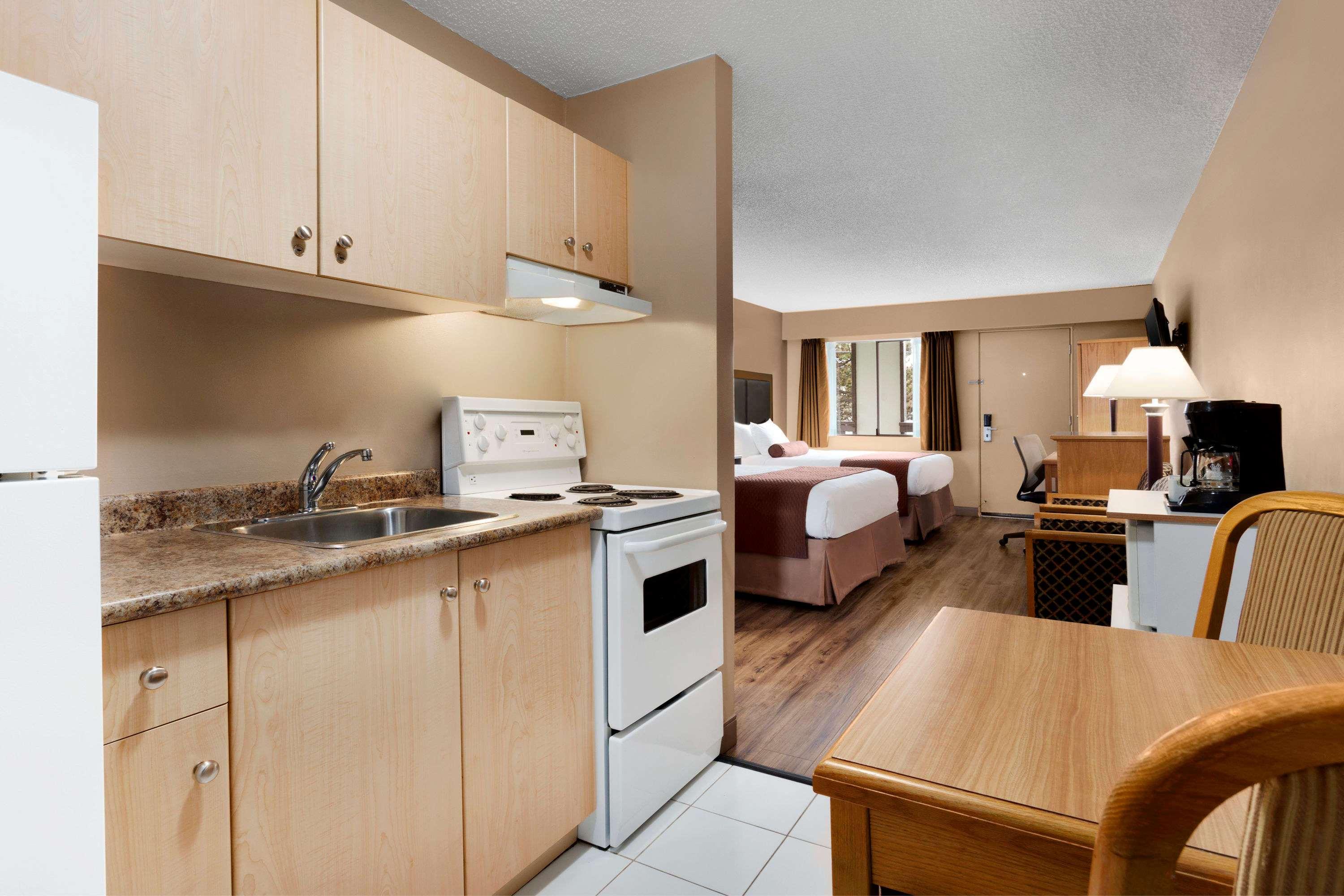 Suite Two Queen Beds Non Smoking