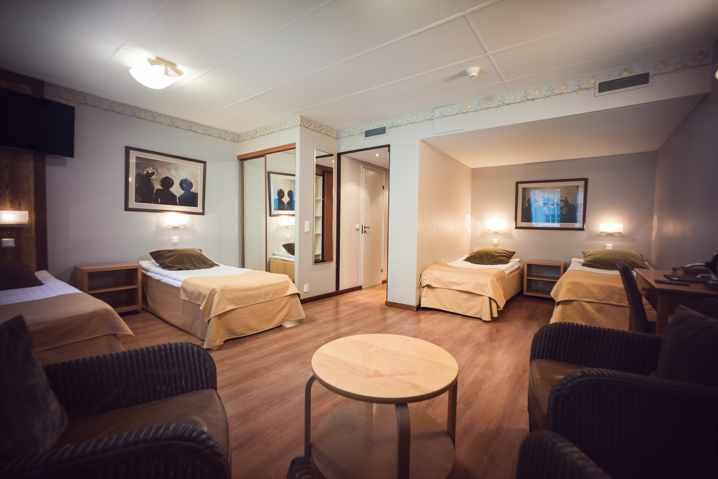 Quadruple One Bedroom One Bathroom