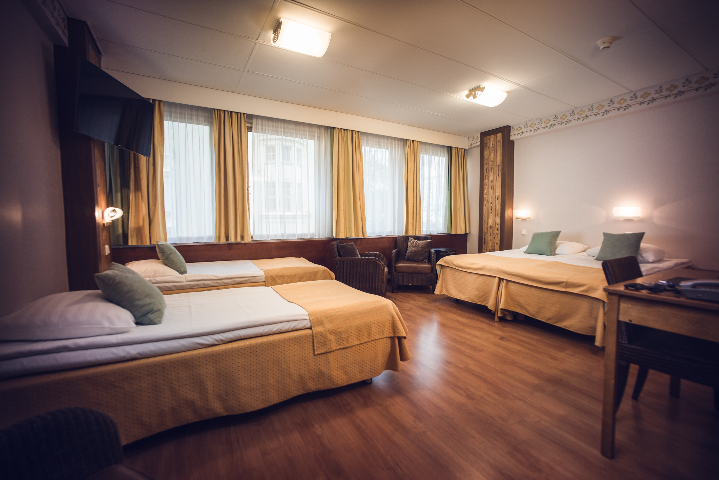 Quadruple One Bedroom One Bathroom