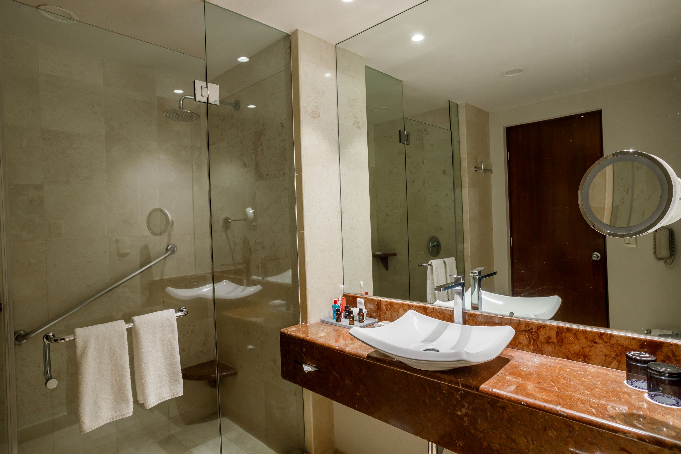 Junior Suite King Size Bed