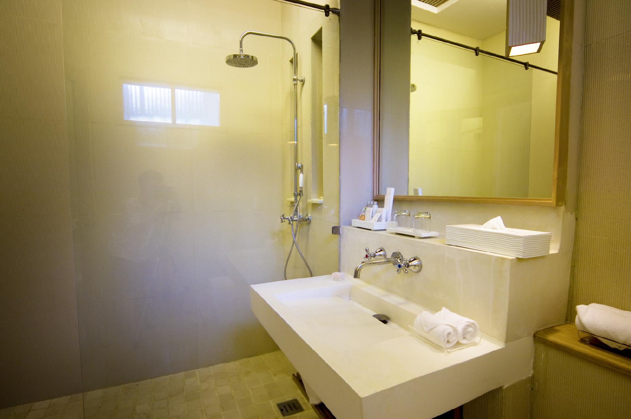 Double Deluxe Pool View