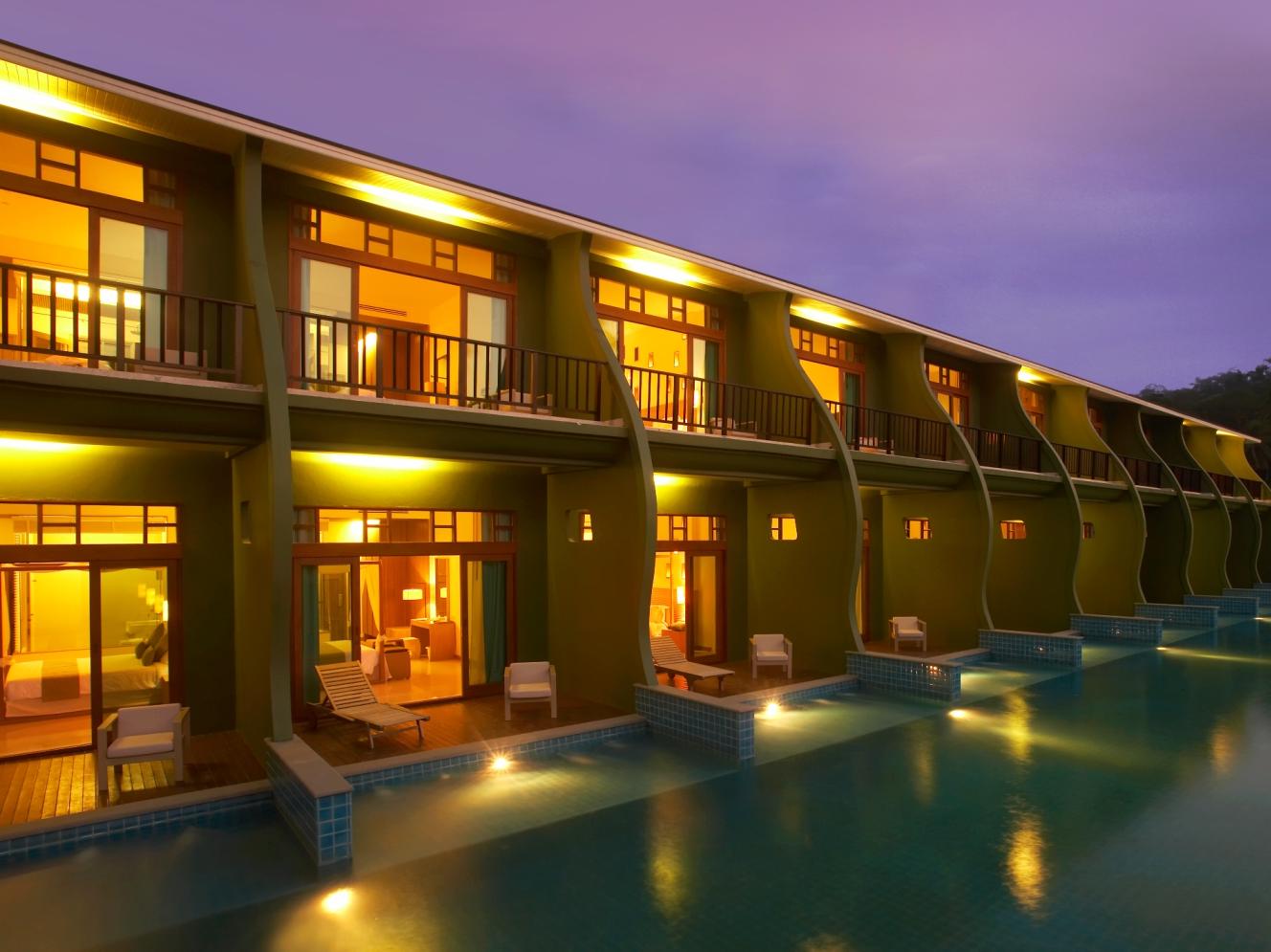 Double Deluxe Pool View