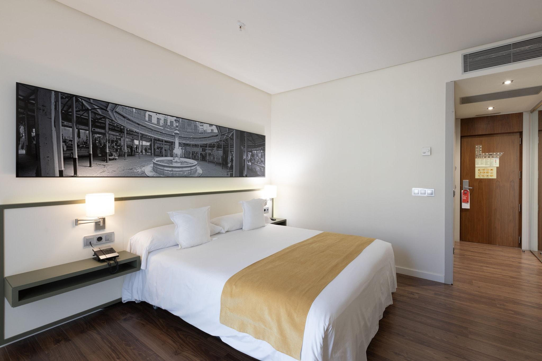 Double or Twin Superior Queen Bed