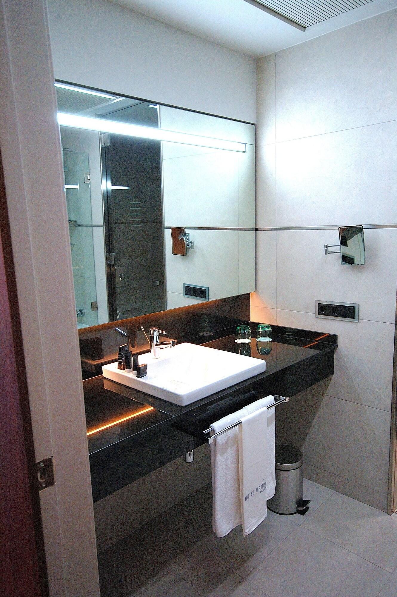 Double or Twin Queen Size Bed