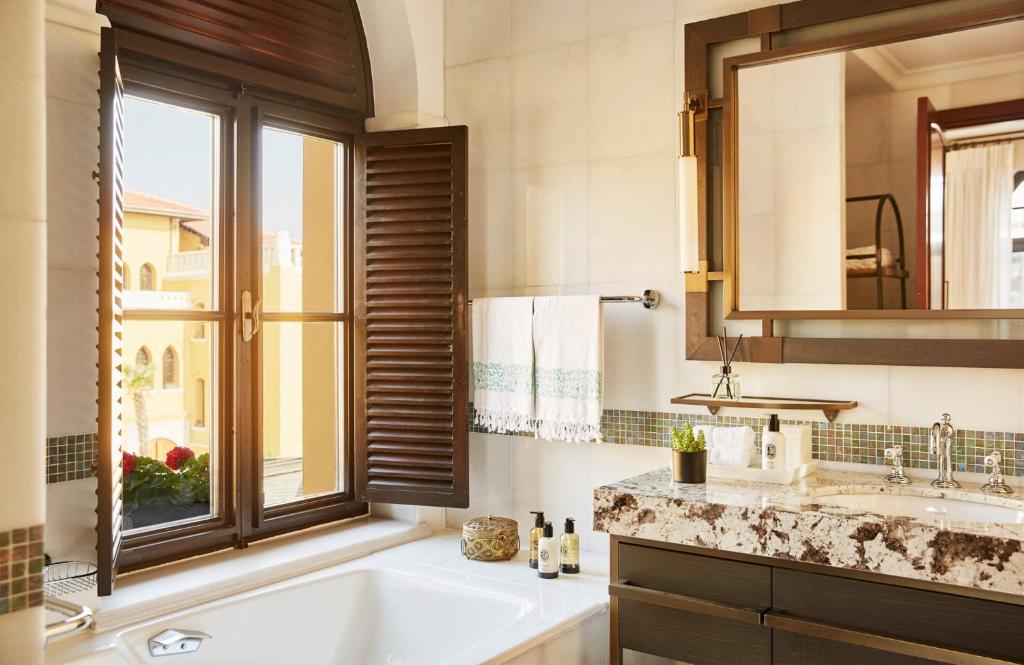 Double Executive King Bed