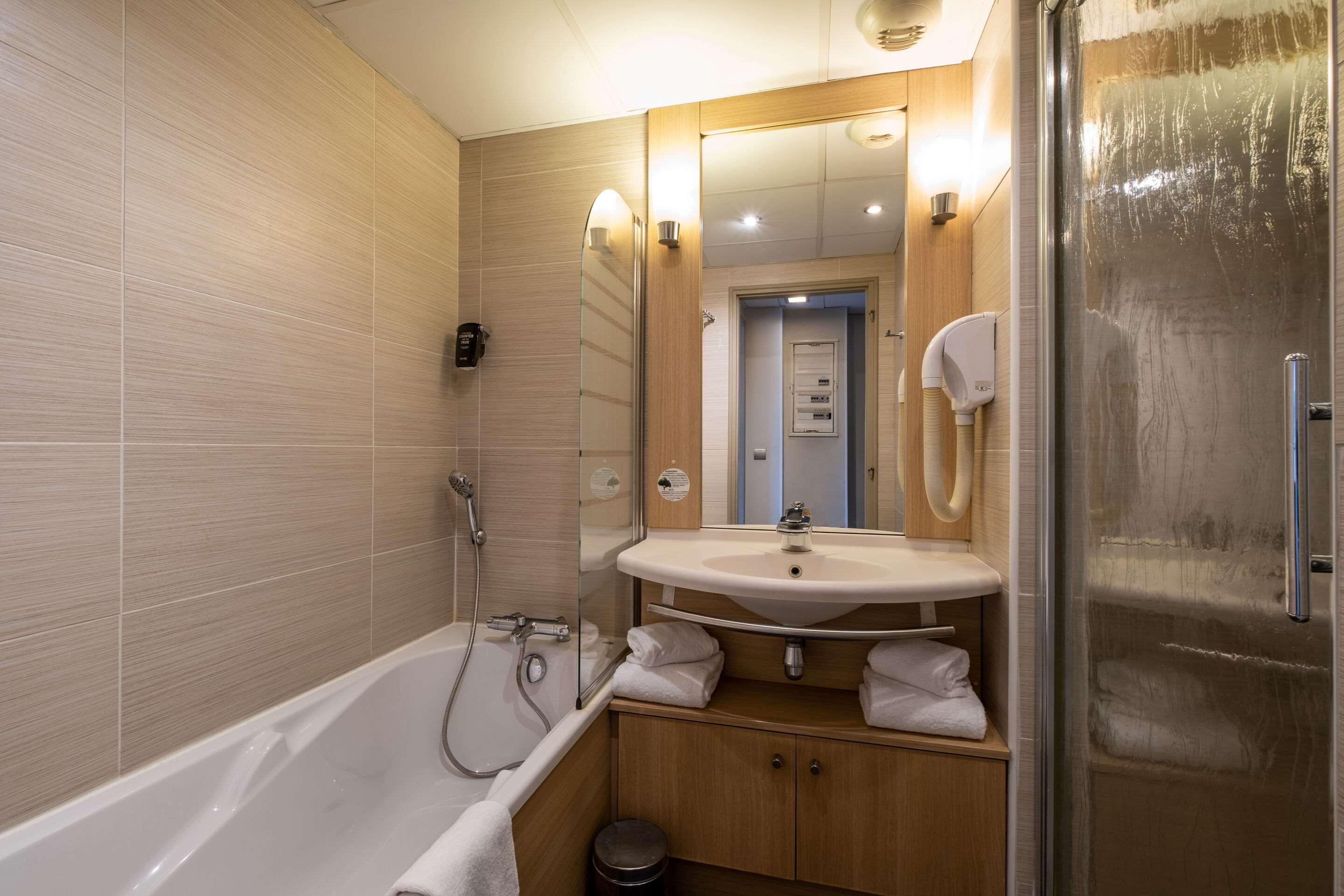 Double Queen Size Bed