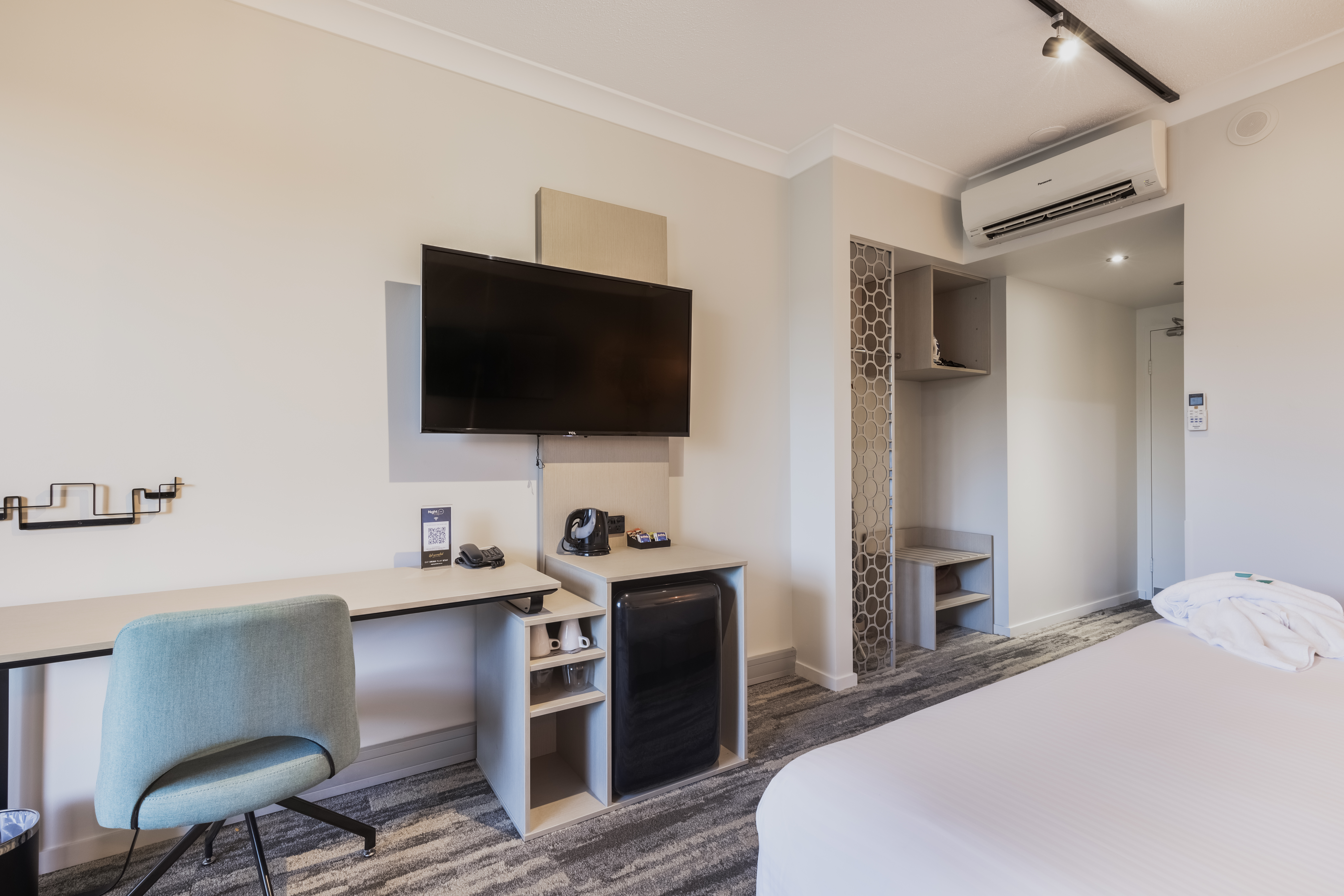 Studio King Size Bed