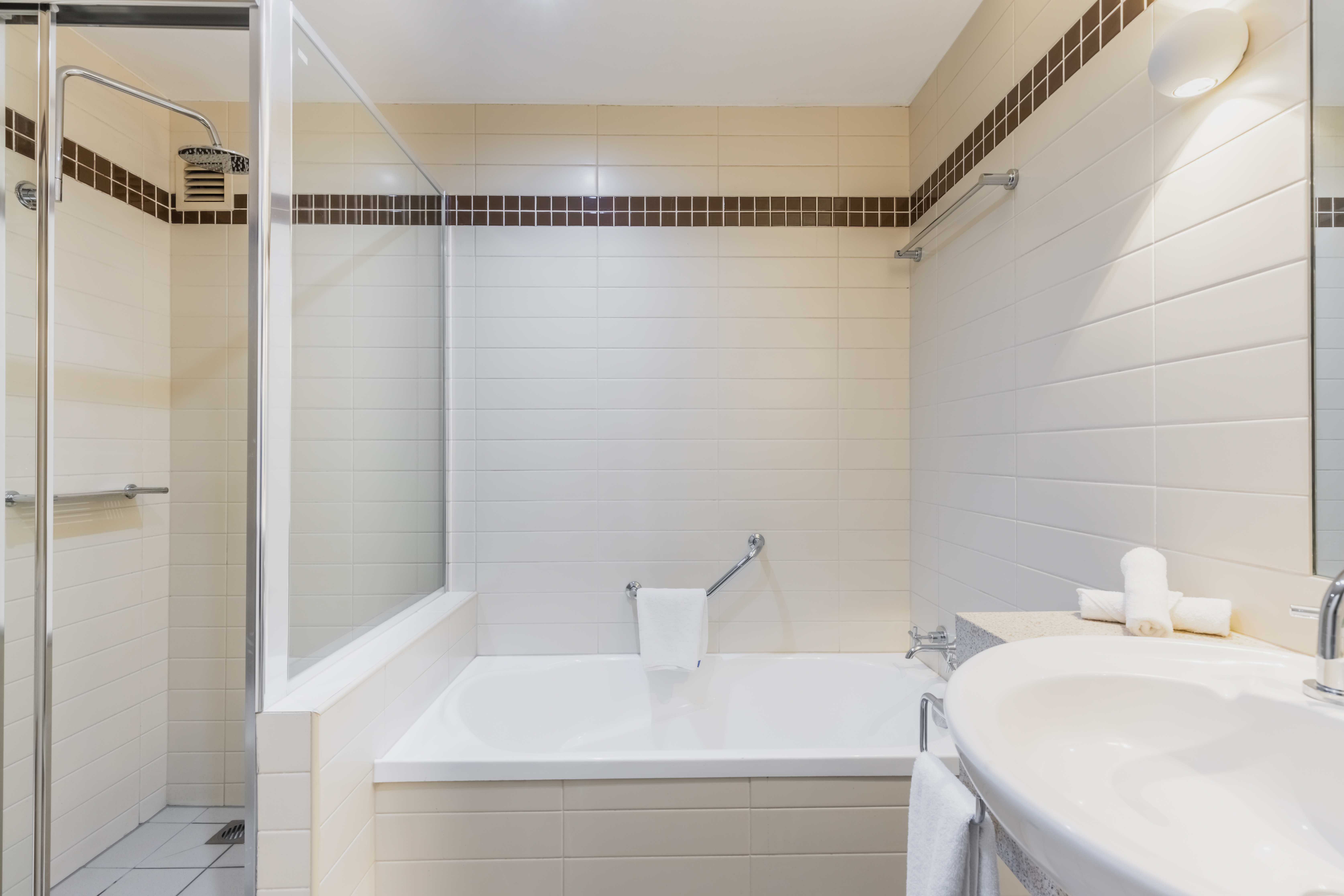 Studio King Size Bed