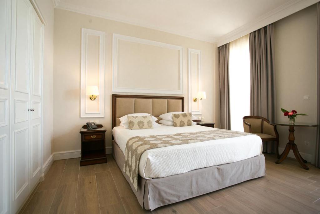 Double or Twin Deluxe Sea View