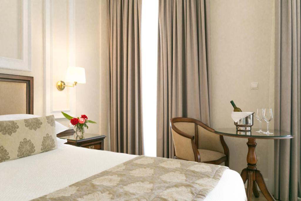 Double or Twin Deluxe Sea View