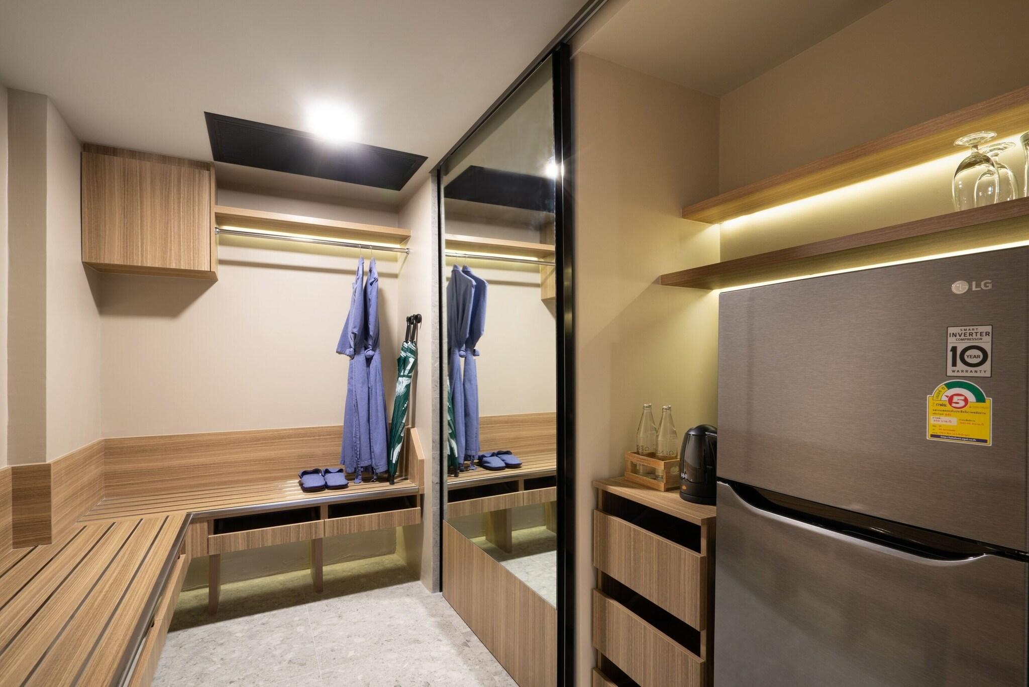 Family Room King Size Bed