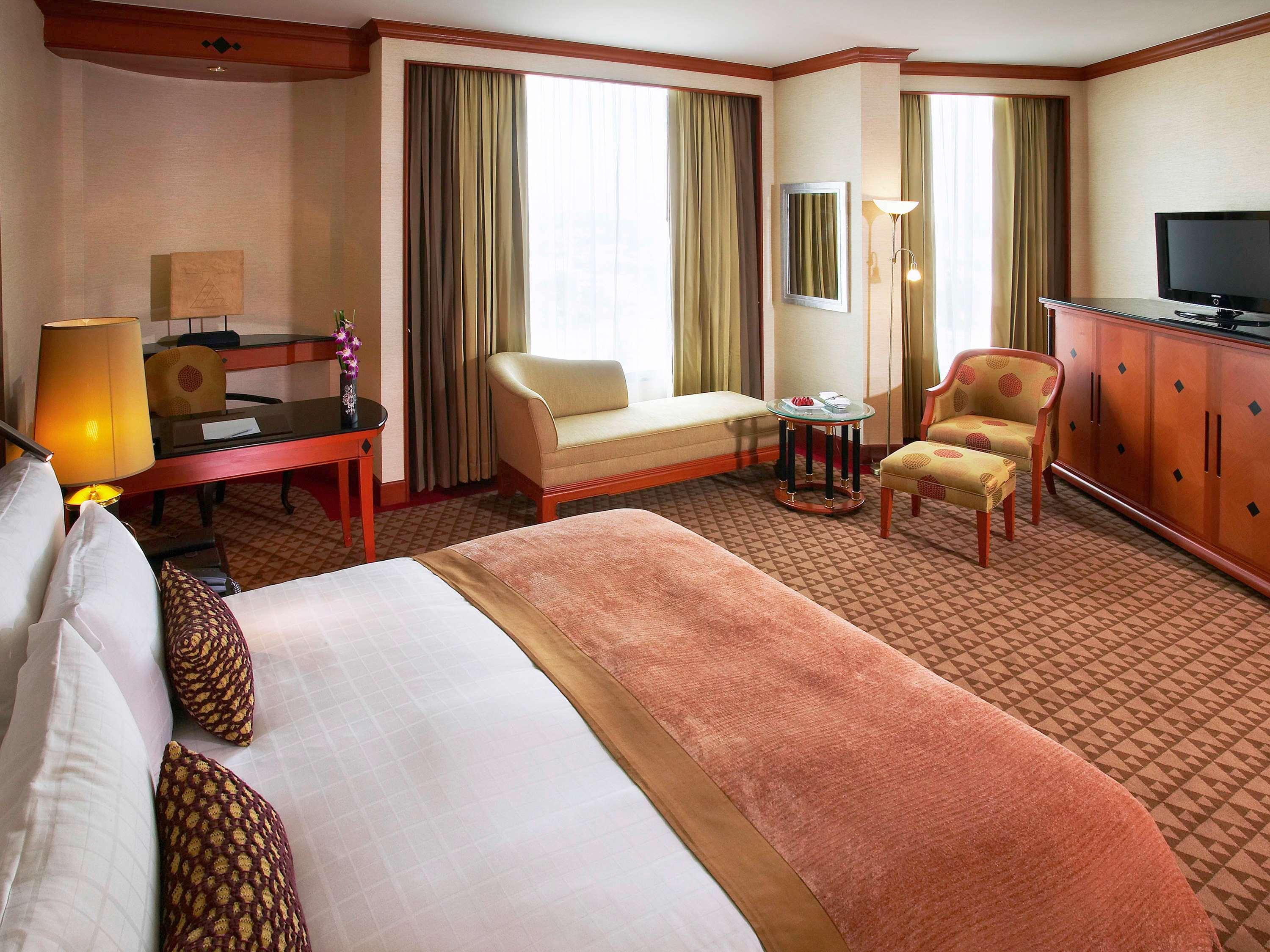 Double Deluxe King Bed