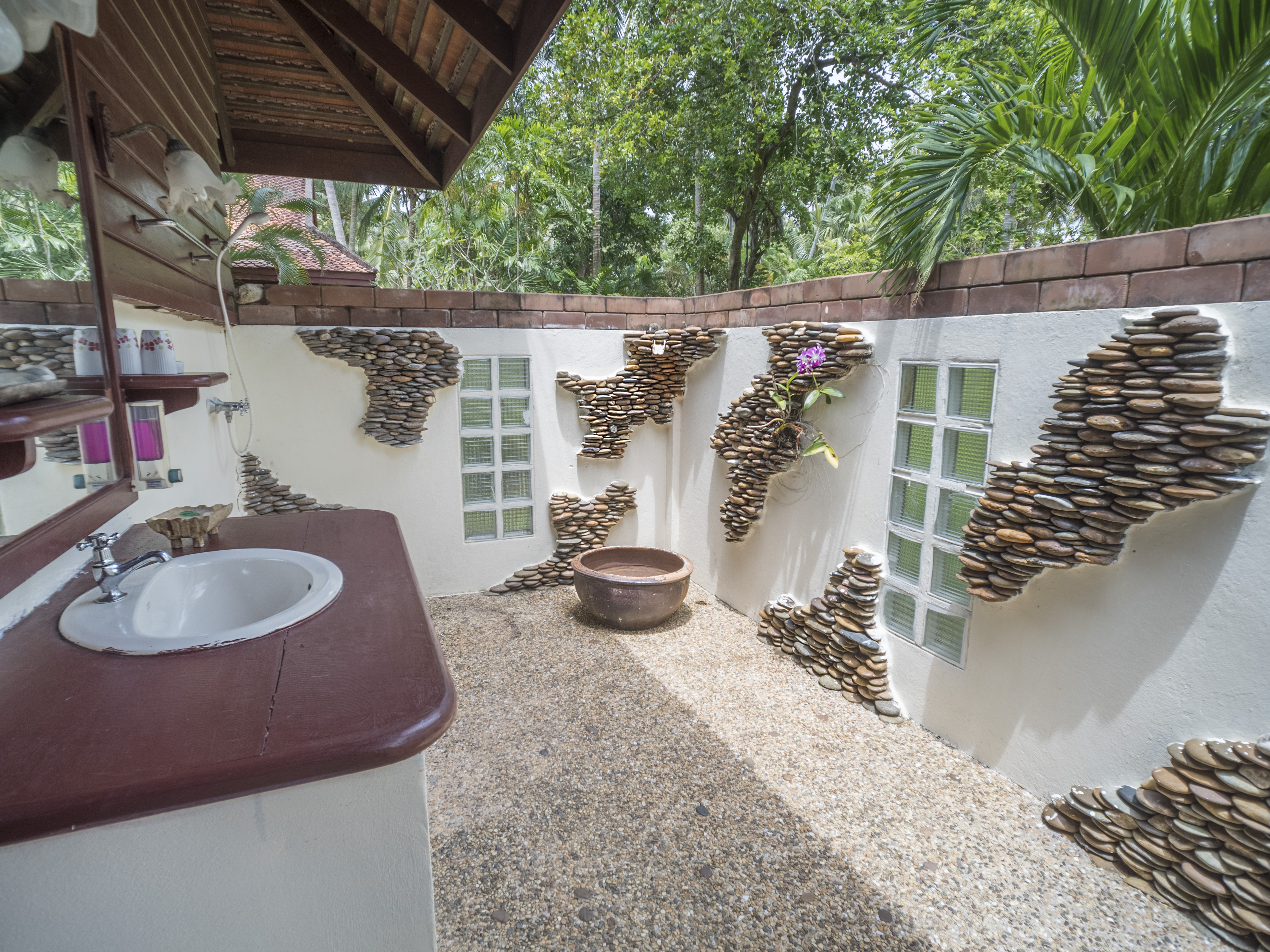 Bungalow Garden View