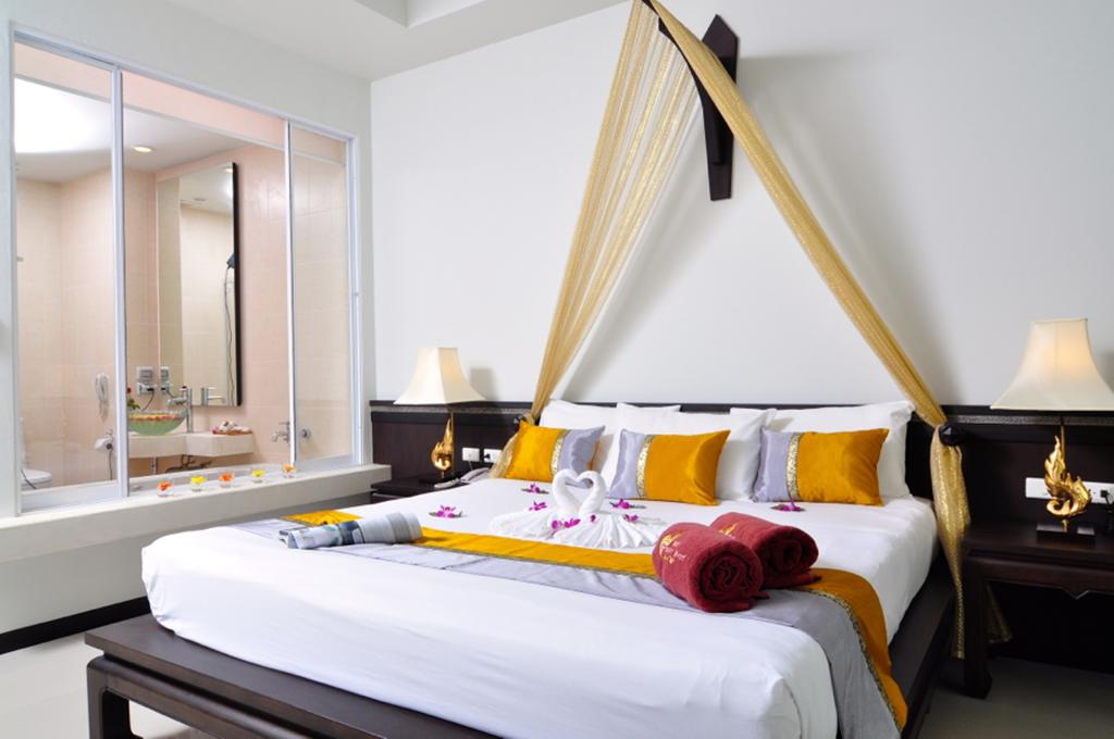 Family Room with Jacuzzi