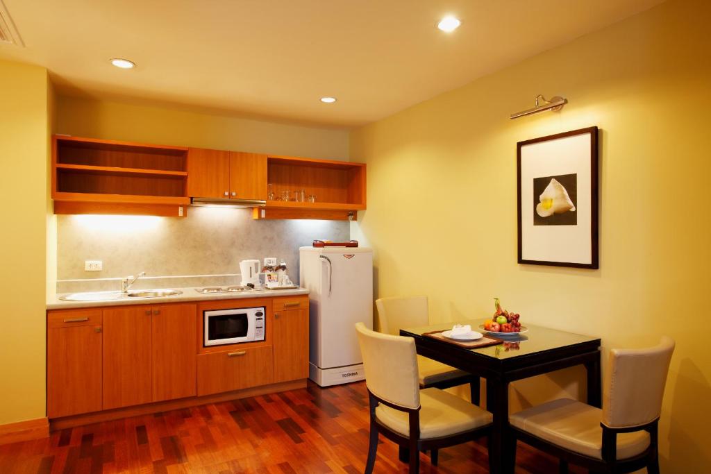 Studio King Size Bed