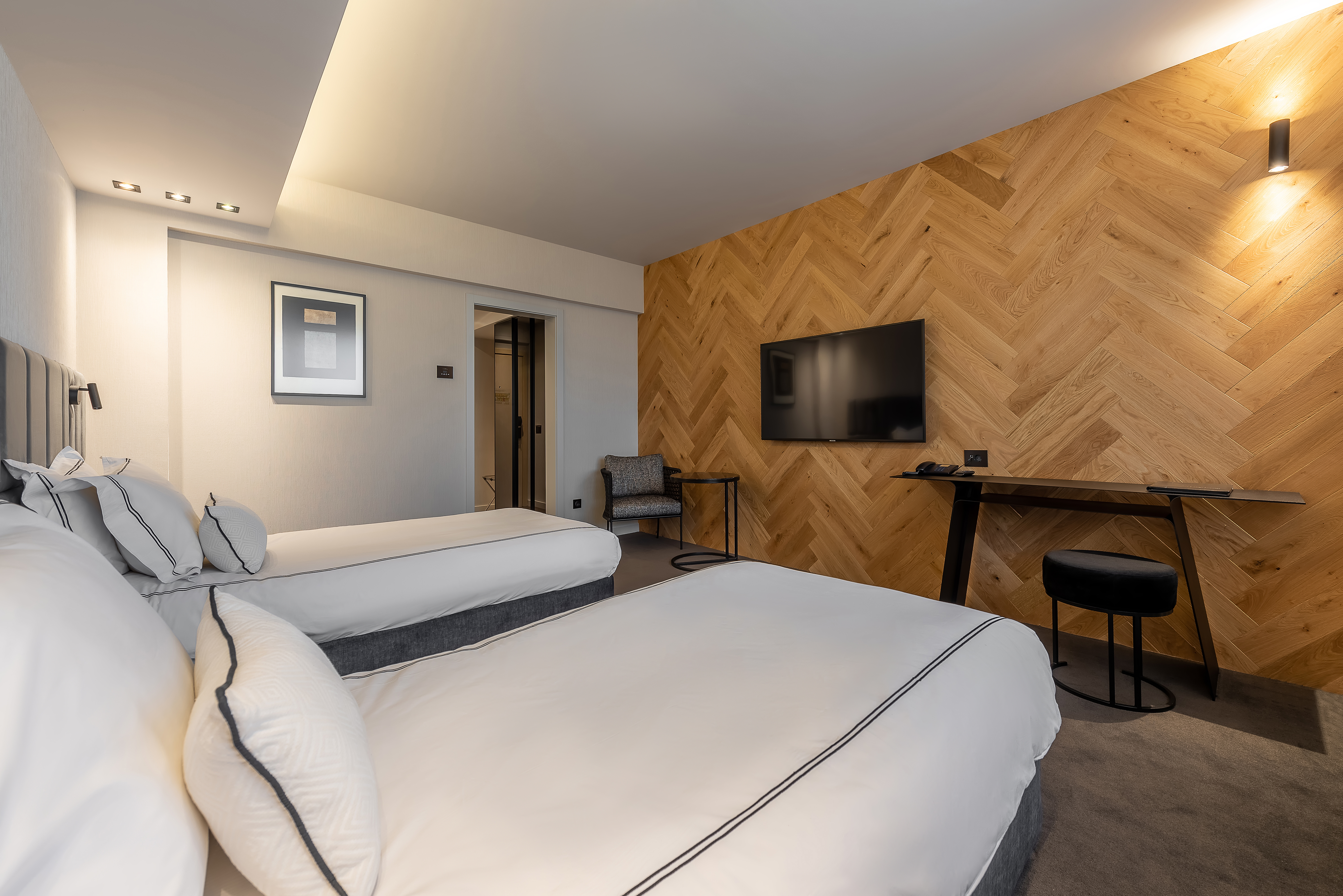 Twin Deluxe Two Beds