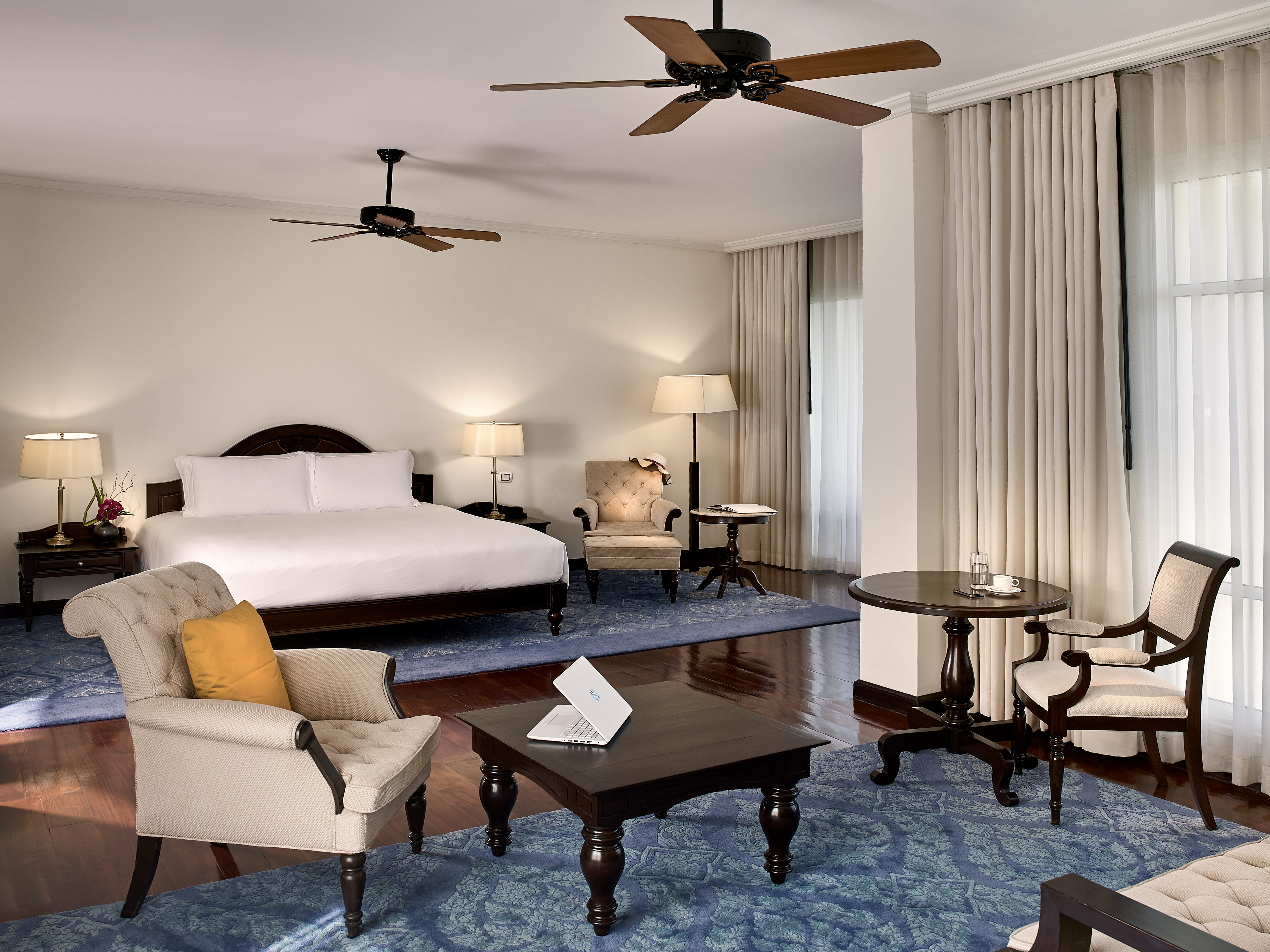 Junior Suite Garden View King Bed