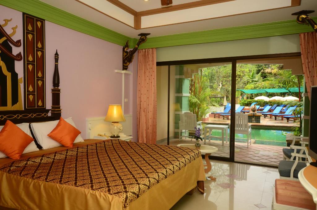 Twin Deluxe Pool View